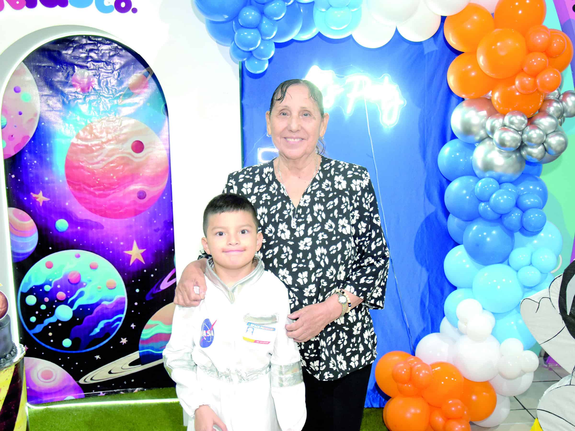 Santiago celebra su s&eacute;ptimo cumplea&ntilde;os en un sal&oacute;n infantil
