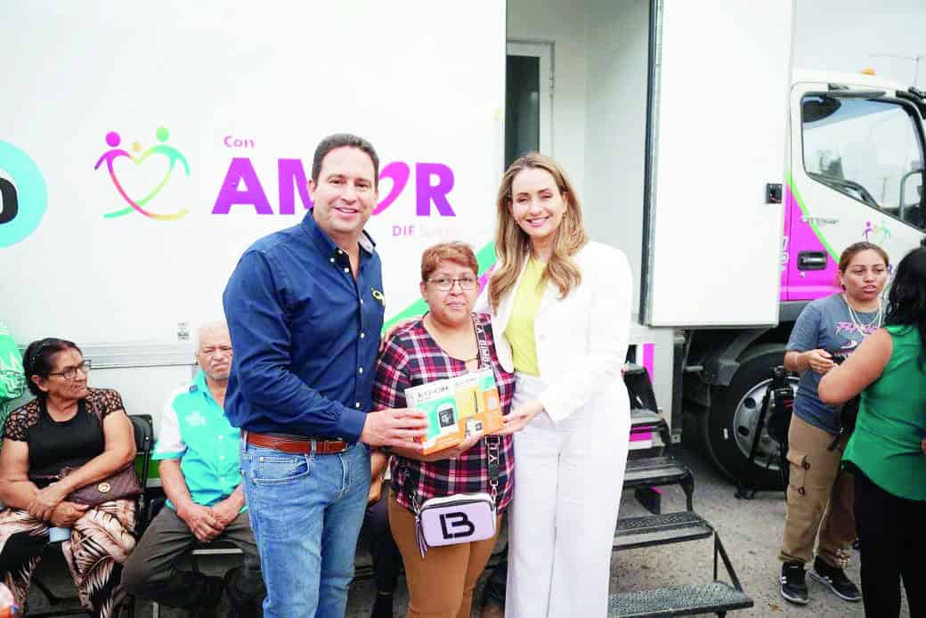 Javier D&iacute;az y el DIF Saltillo ofrecen salud gratuita a la comunidad
