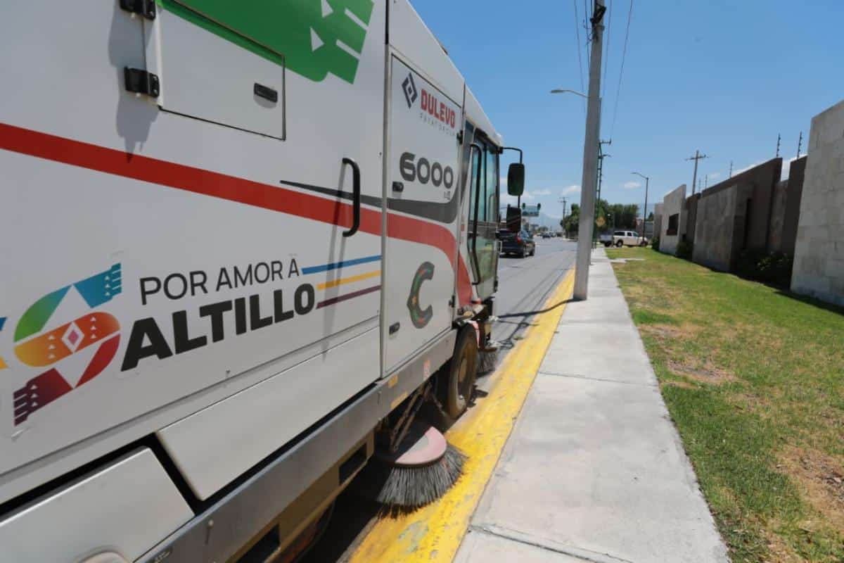 Mejora Saltillo v&iacute;as en todos los sectores