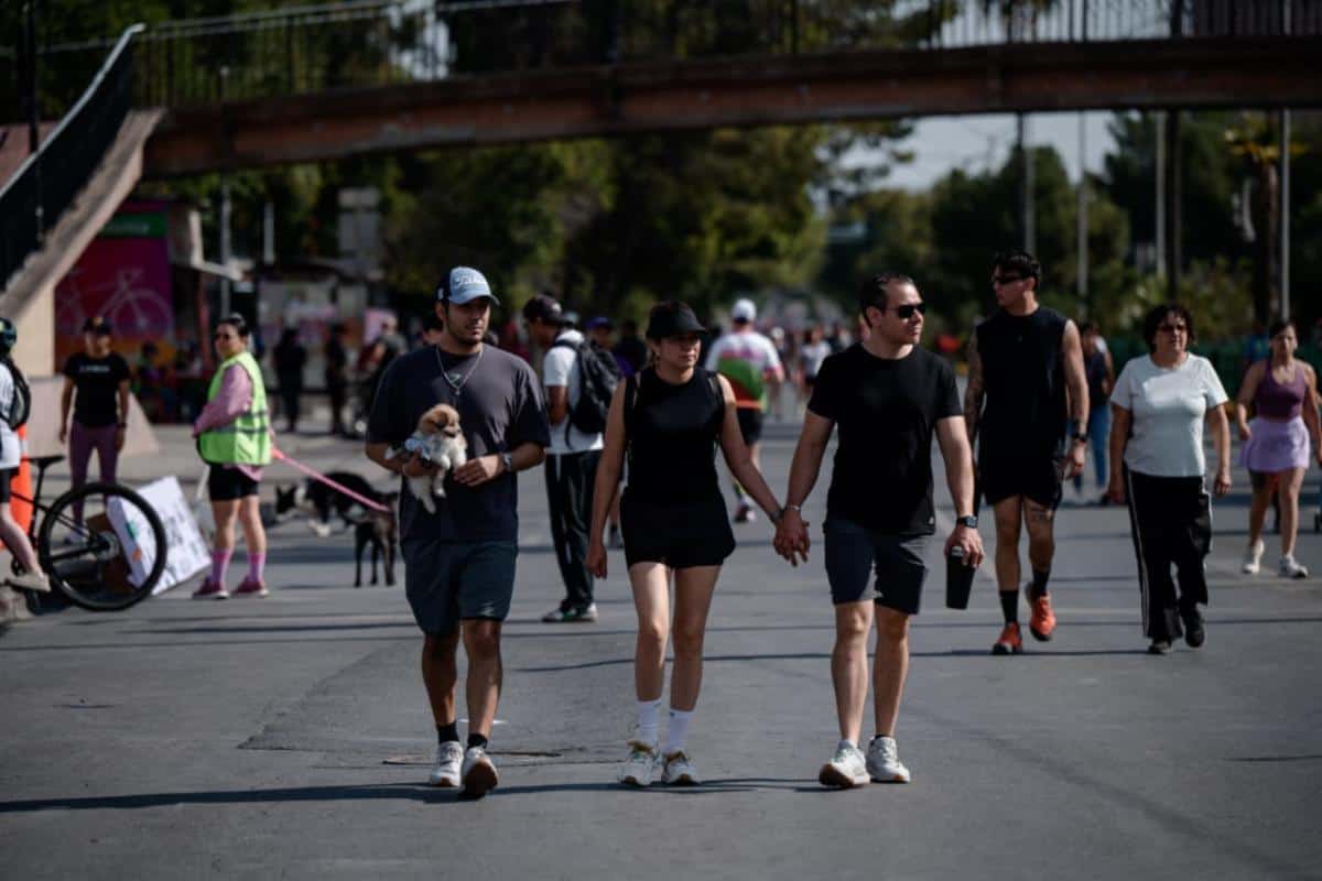 Disfrutan familias la Ruta Recreativa