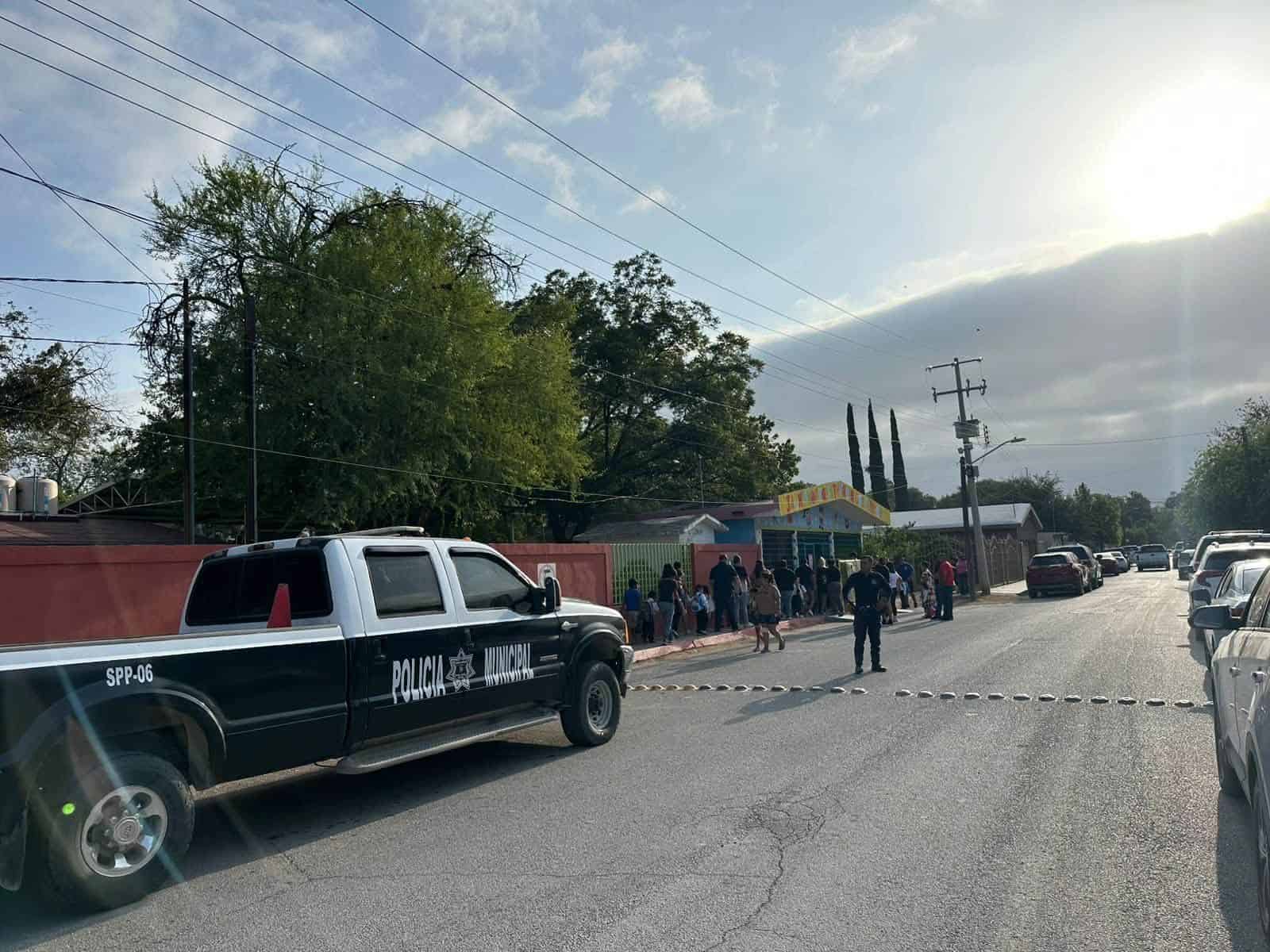 Refuerzan vigilancia vial en escuelas de Nava por regreso a clases