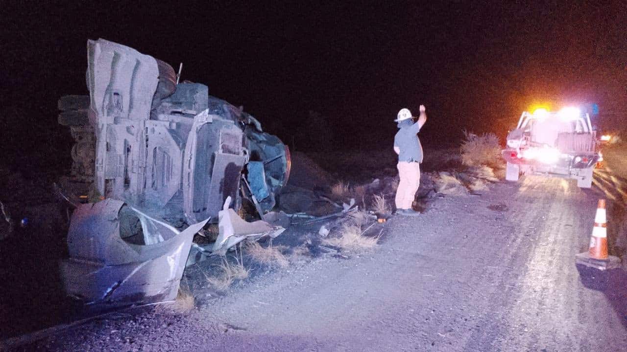 Joven conductor sobrevive a aparatosa volcadura en la Federal 57