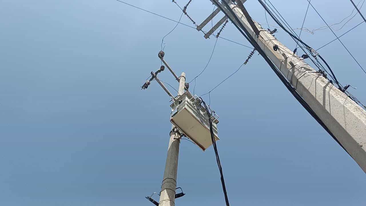 Fallas eléctricas complican regreso a clases en Monclova