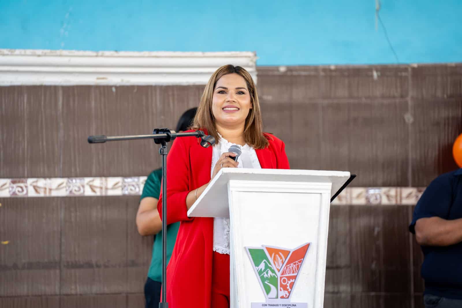 Yesica Sifuentes da la bienvenida al ciclo escolar 2026-2027 en Castaños