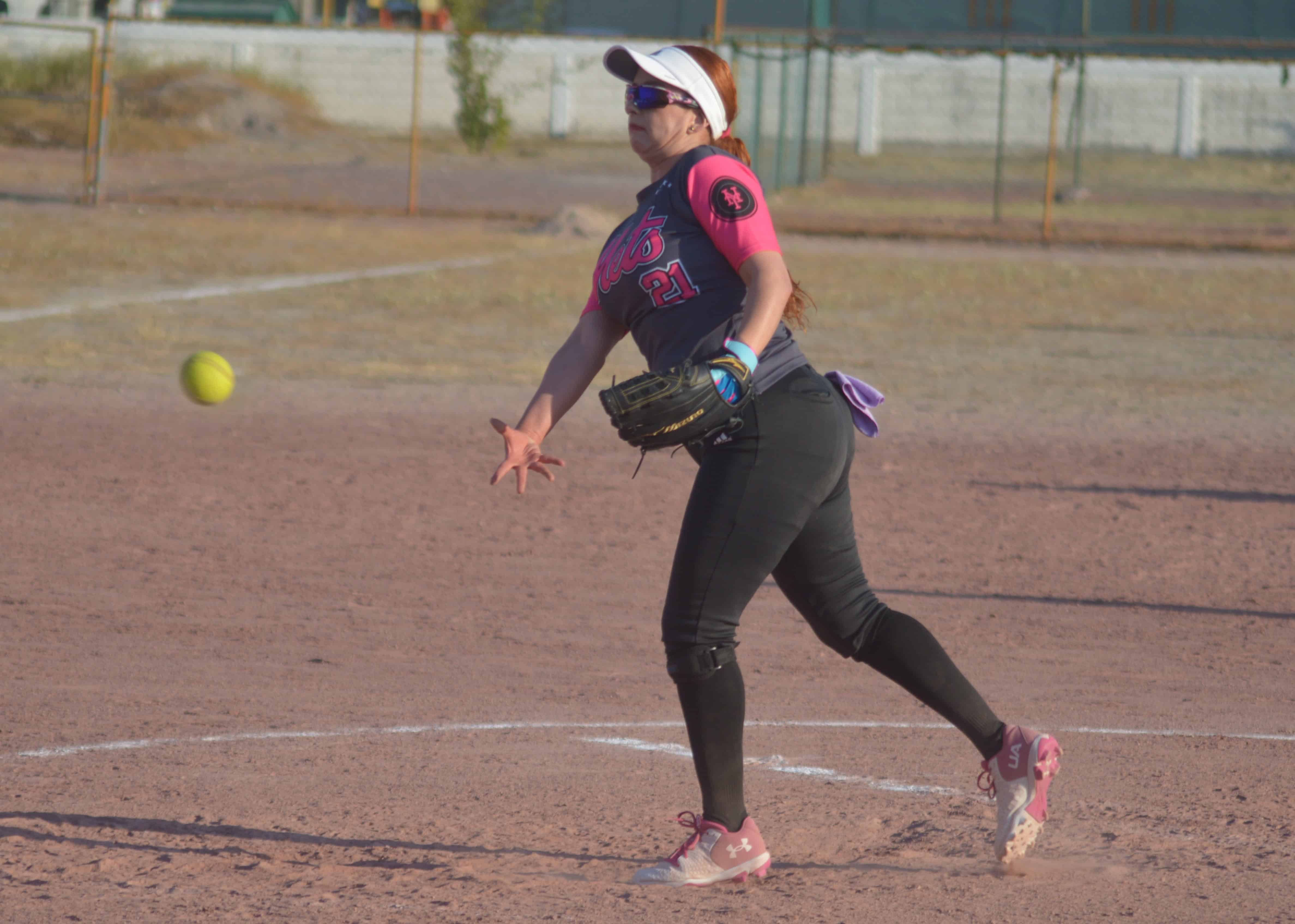 &Aacute;guilas arrasan 21-1 a Mets en la Liga Municipal de Softbol Femenil