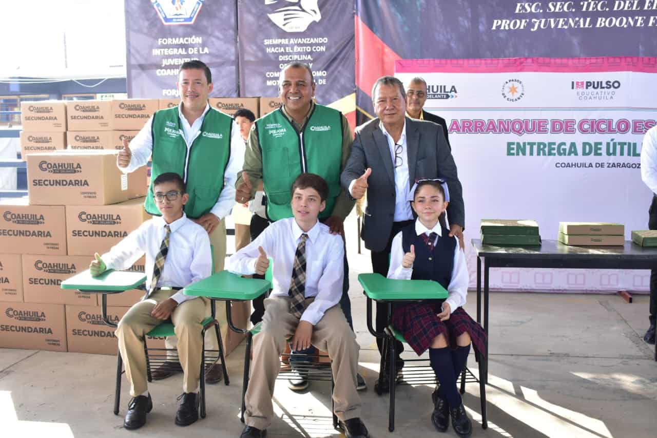 &Oacute;scar R&iacute;os Ram&iacute;rez arranca ciclo escolar en San Juan de Sabinas