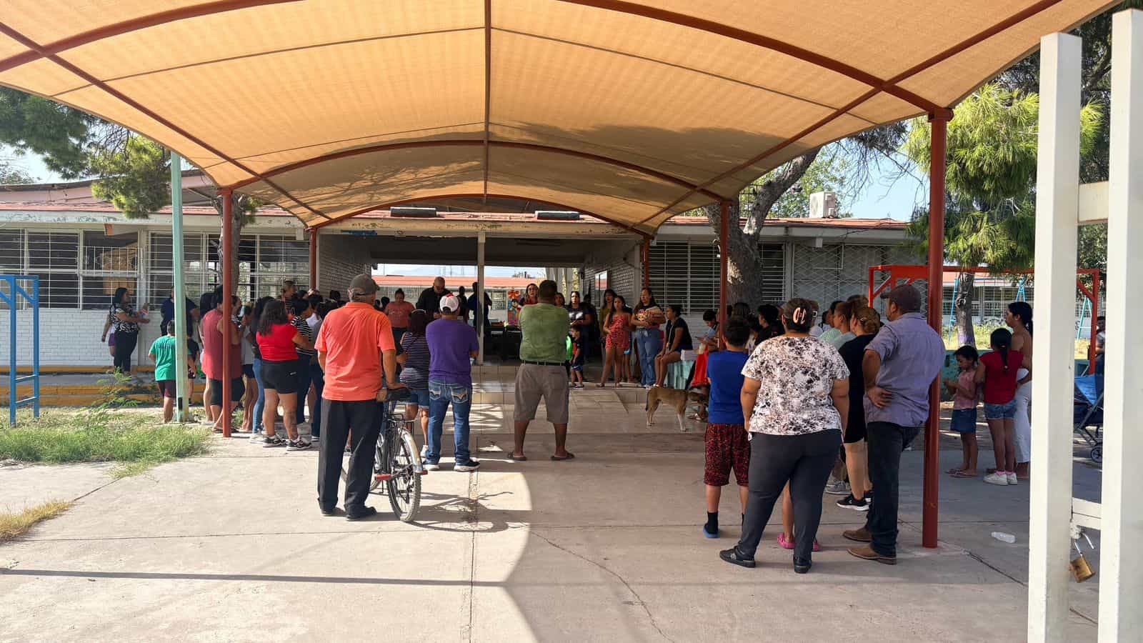 Inconformidad por riesgo de colapso en techo de Escuela Primaria América