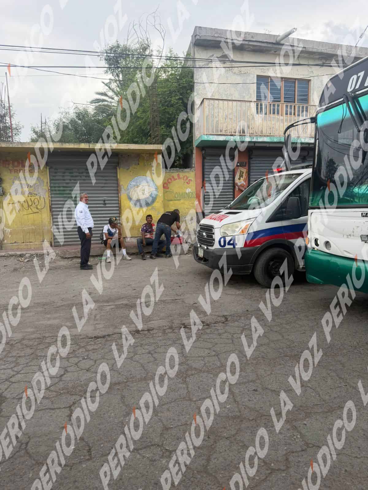 Por una caguama lo manda al hospital