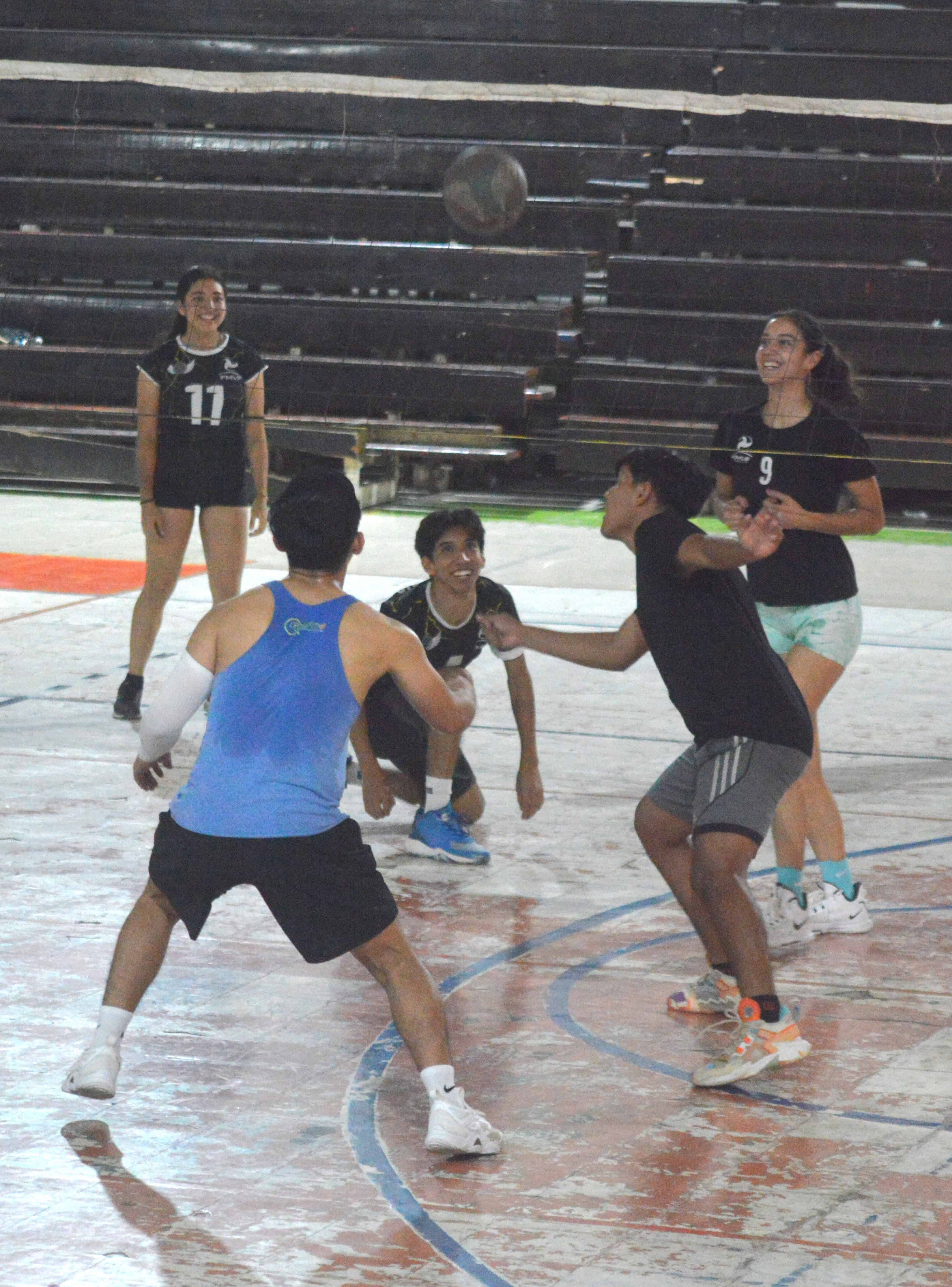 Demons vence a Bulls en emocionante partido de voleibol: Liga Rangelitos
