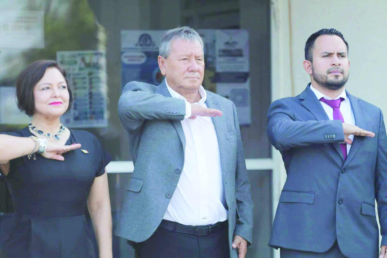 &Oacute;scar R&iacute;os da inicio a las festividades patrias en San Juan de Sabinas