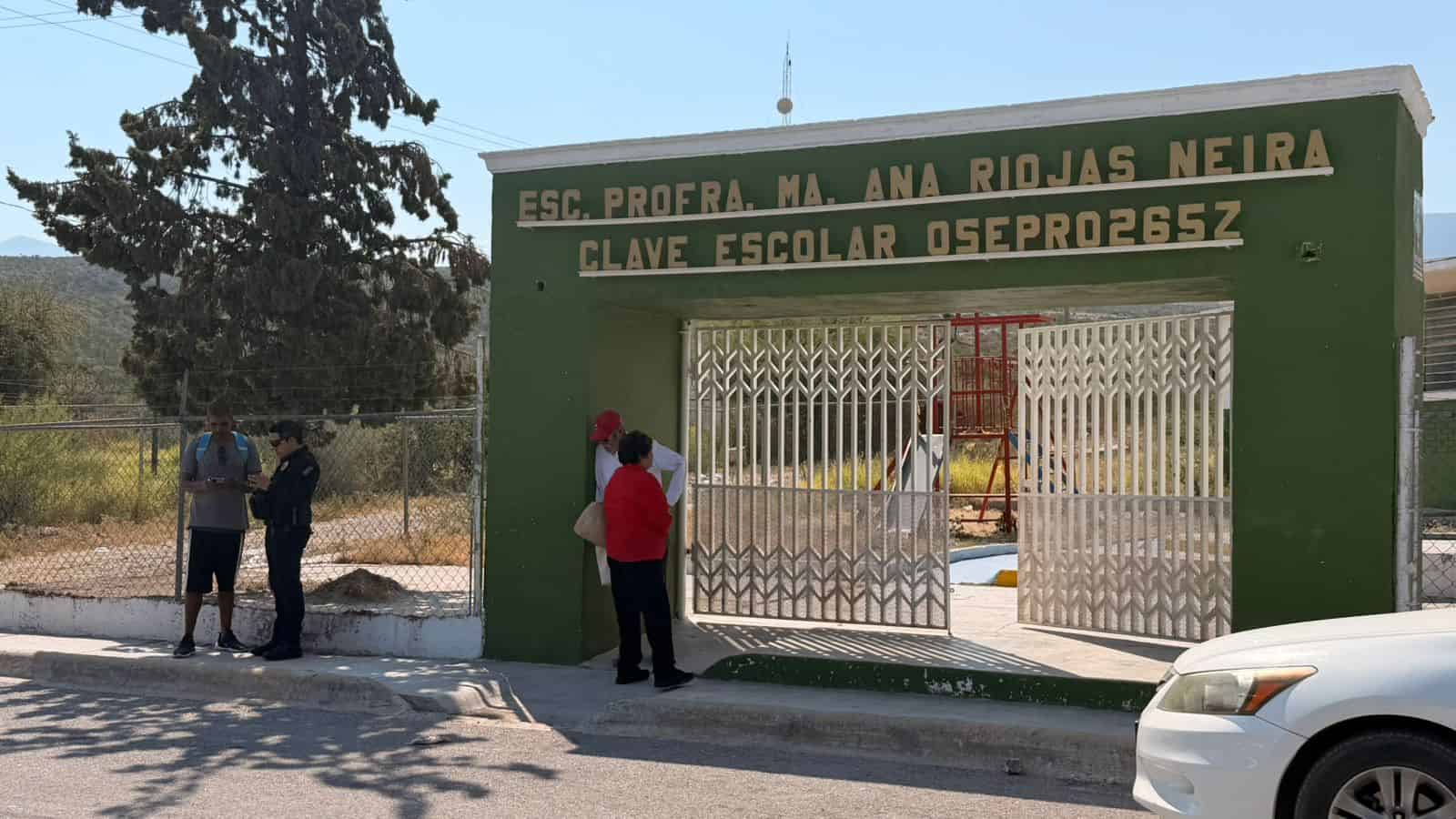 Robos y fallas el&eacute;ctricas mantienen a alumnos de la primaria Mariana Riojas Neira en clases en l&iacute;nea