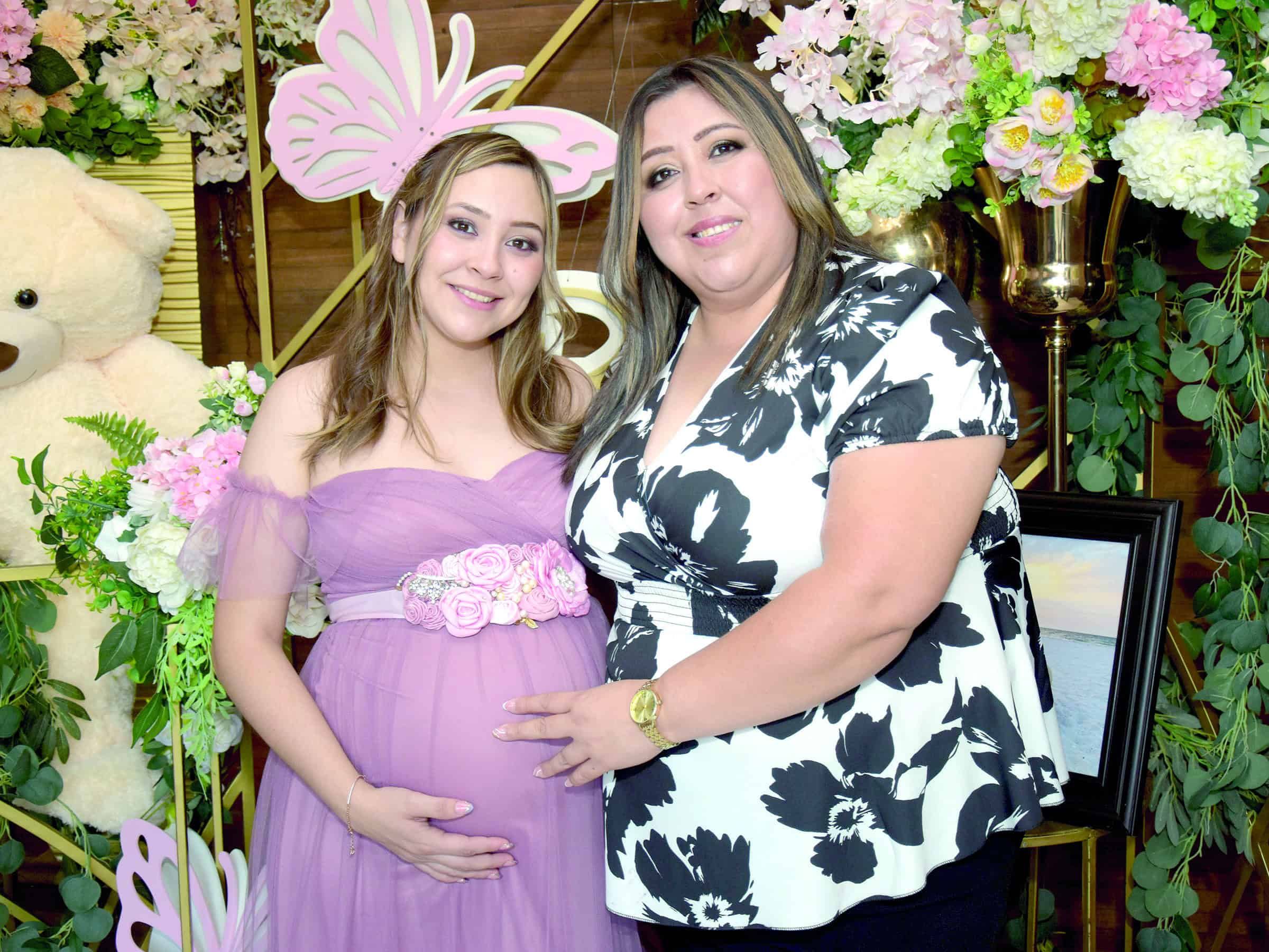 Emotivo baby shower de Wendy Valadez para su primera hija