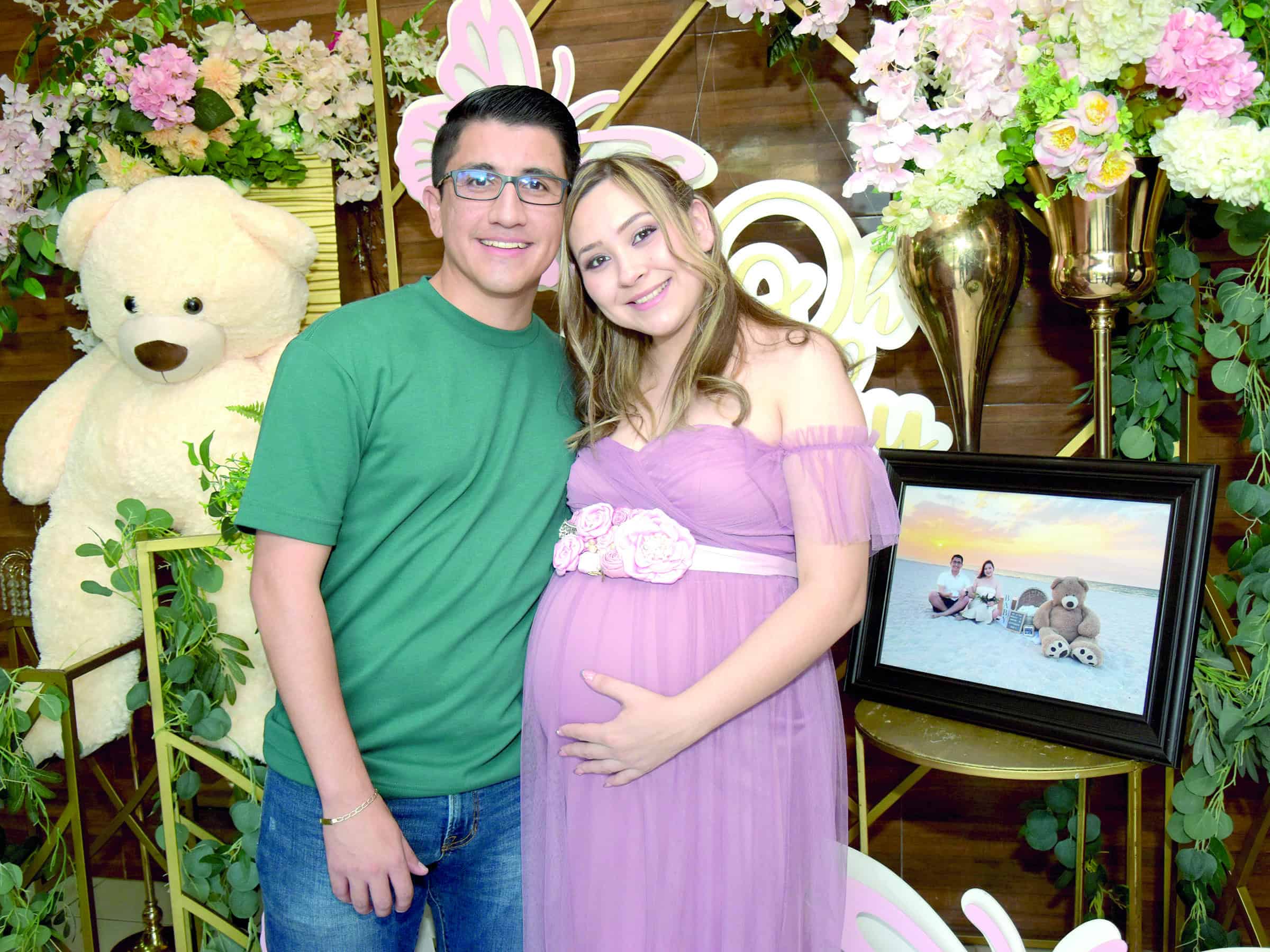 Emotivo baby shower de Wendy Valadez para su primera hija