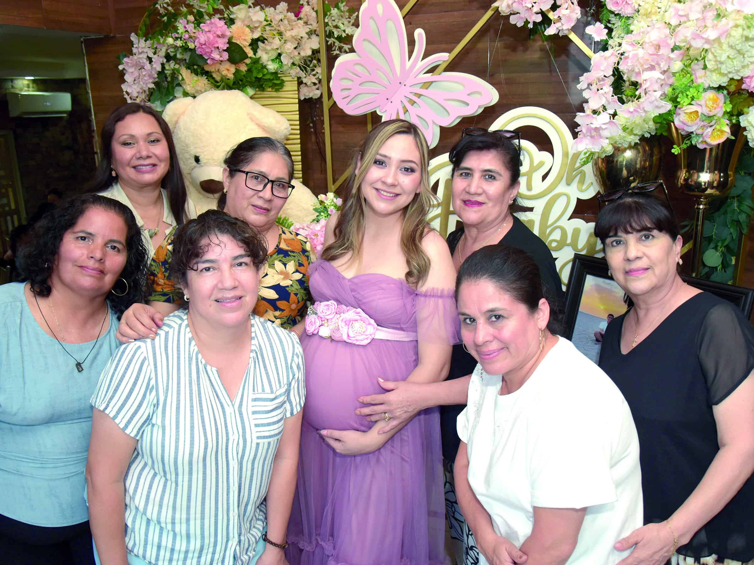 Emotivo baby shower de Wendy Valadez para su primera hija
