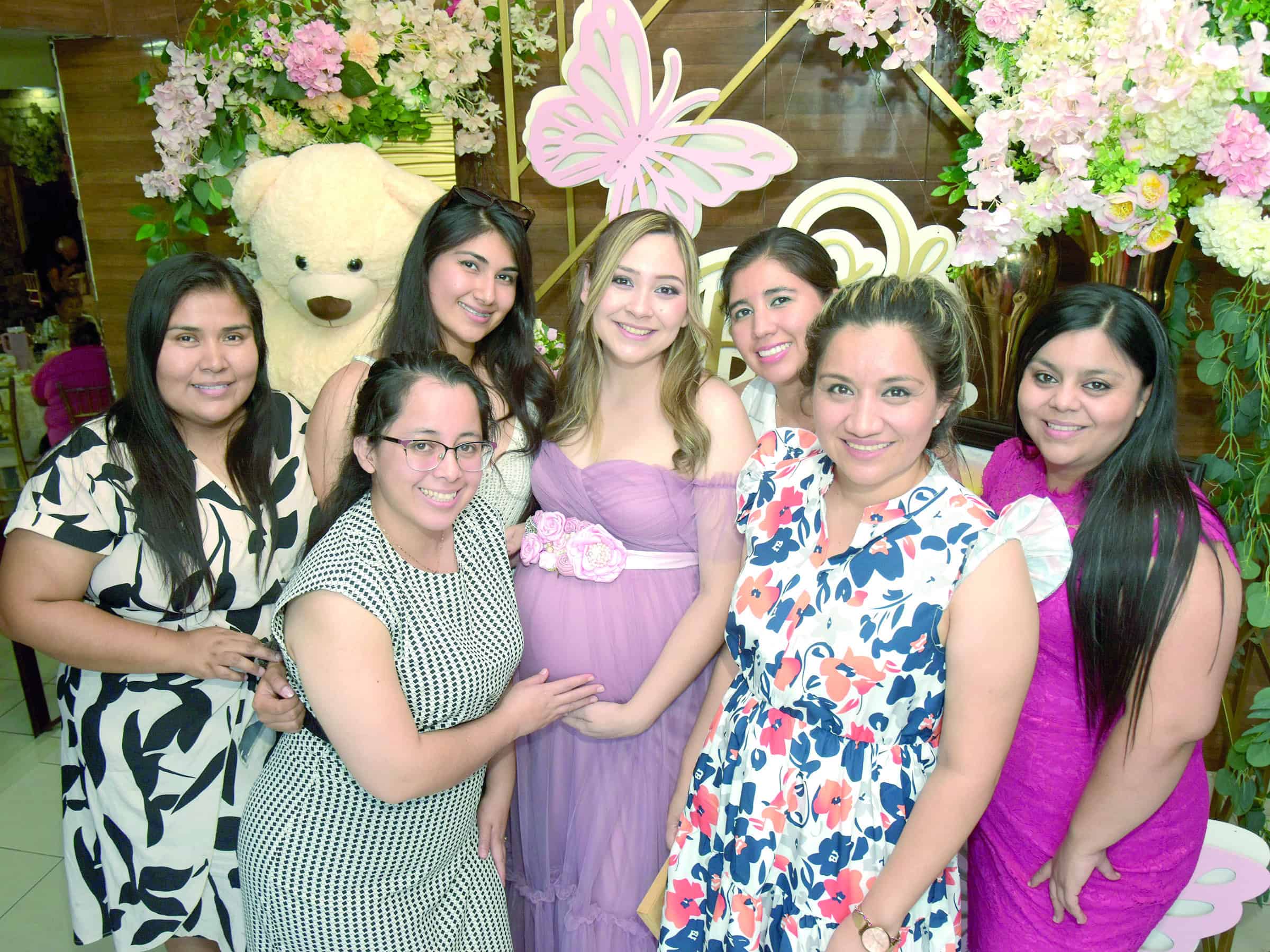 Emotivo baby shower de Wendy Valadez para su primera hija
