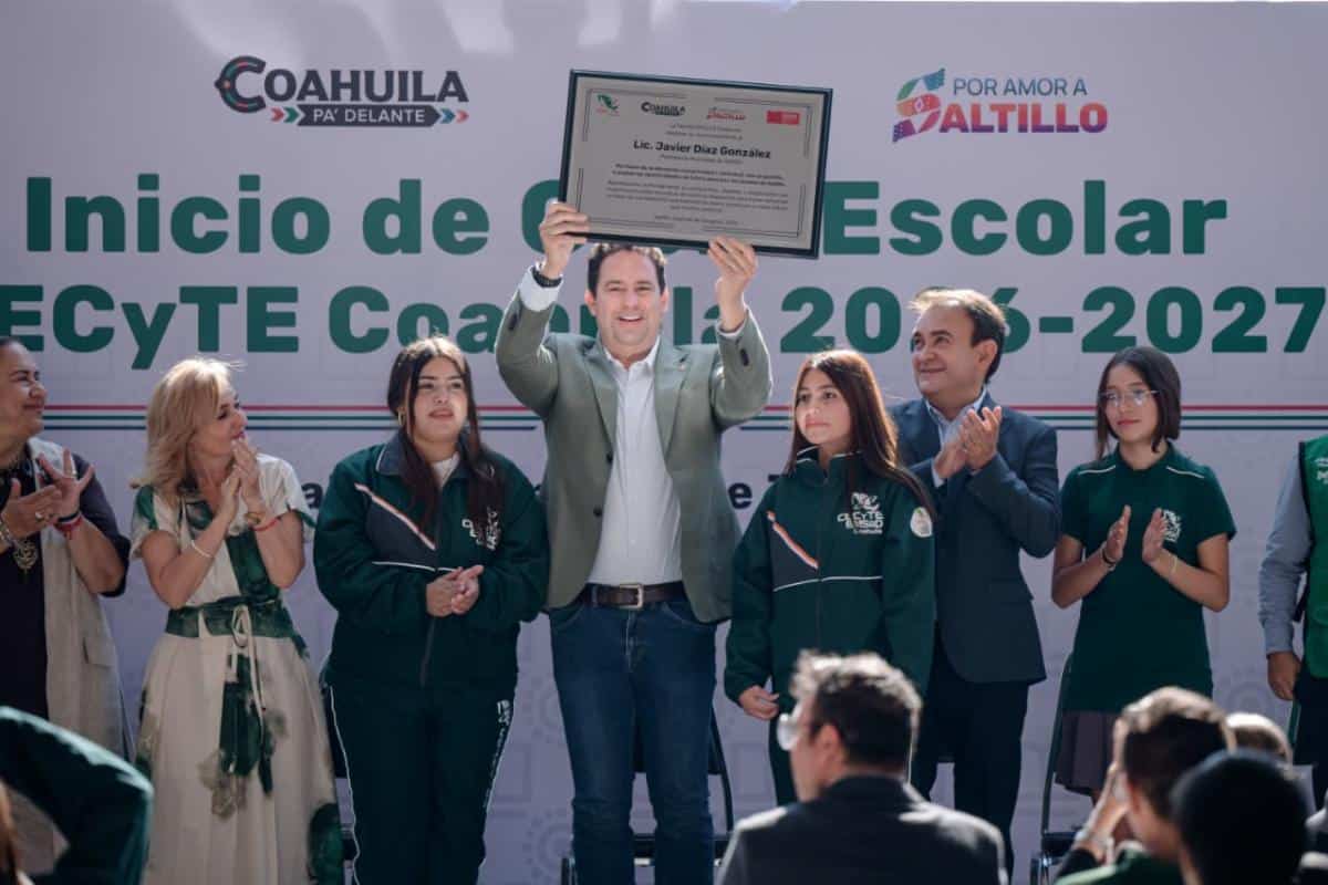 Javier D&iacute;az Gonz&aacute;lez refuerza su apoyo a la educaci&oacute;n en Saltillo