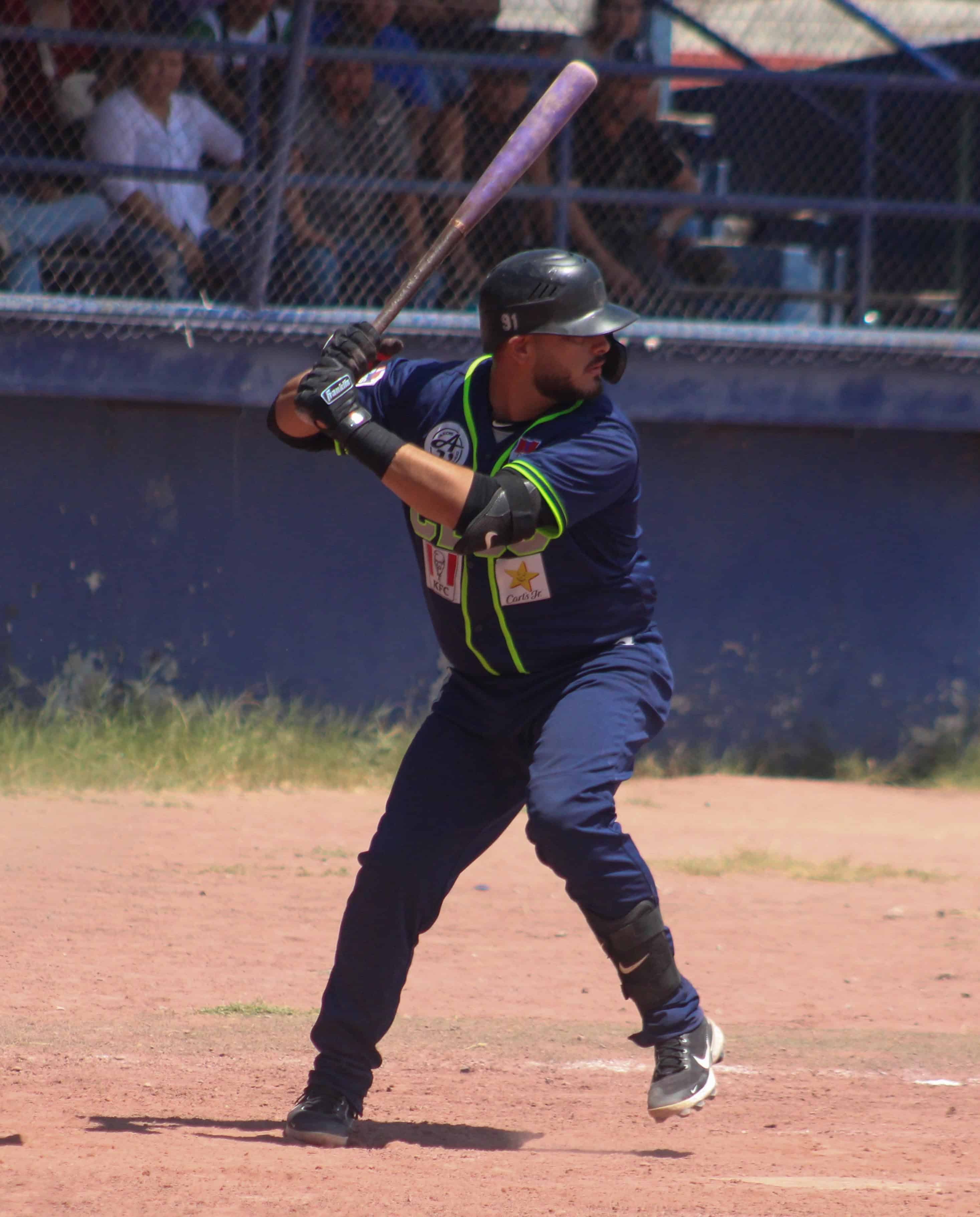 Halcones CEUC y Agricultores Morelos se enfrentan en el Parque Infantil
