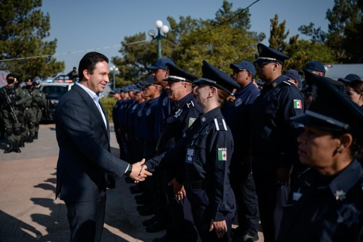 Polic&iacute;as de Saltillo recibir&aacute;n cr&eacute;ditos de vivienda INFONAVIT