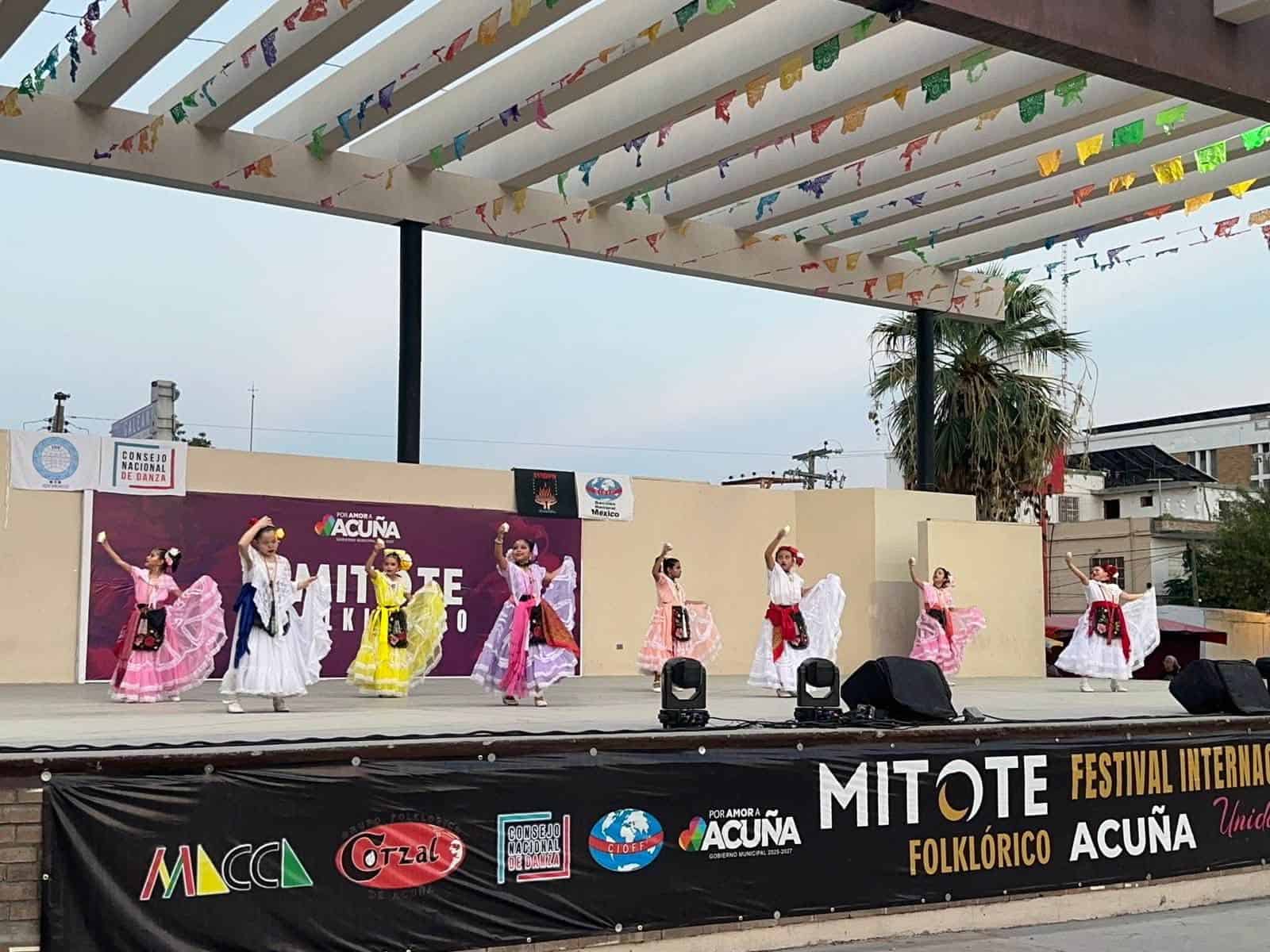 Nava lleva sus tradiciones al festival internacional de folclor "El Mitote"