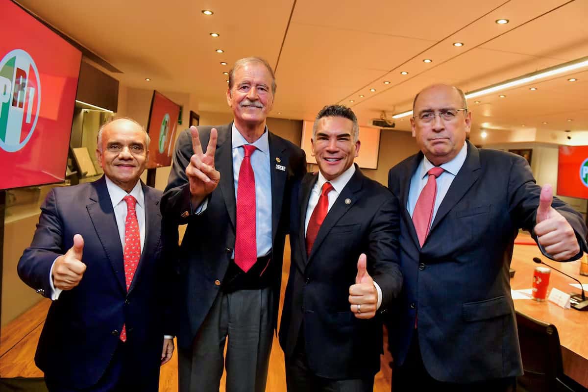 Vicente Fox se reúne con el PRI para fortalecer la oposición en México Vicente Fox se reúne con el PRI para fortalecer la oposición en México