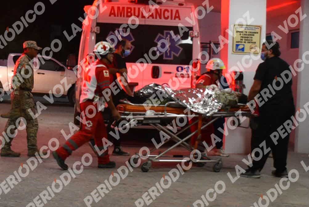 Dos elementos de la SEDENA resultan heridos en volcadura en Candela