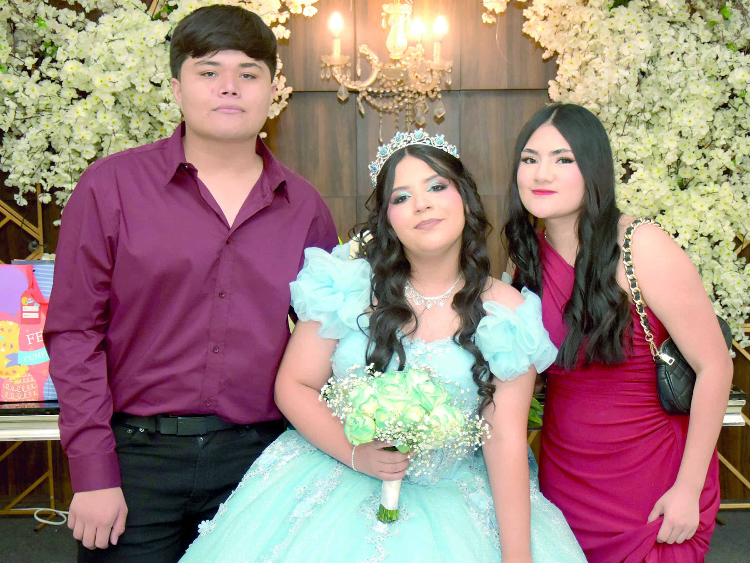 Andrea Garza celebra sus XV a&ntilde;os en Coahuila con una emotiva recepci&oacute;n