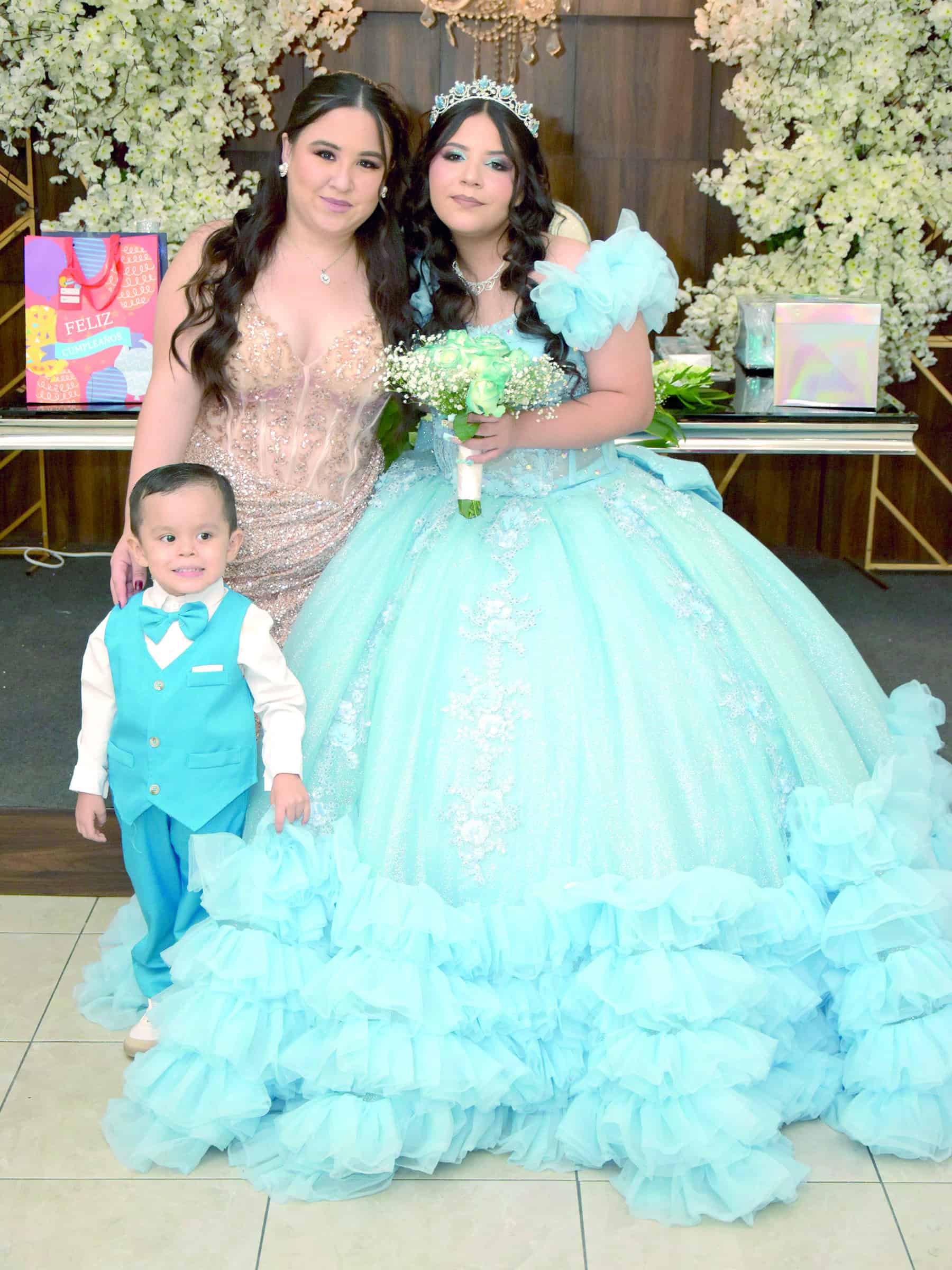Andrea Garza celebra sus XV a&ntilde;os en Coahuila con una emotiva recepci&oacute;n