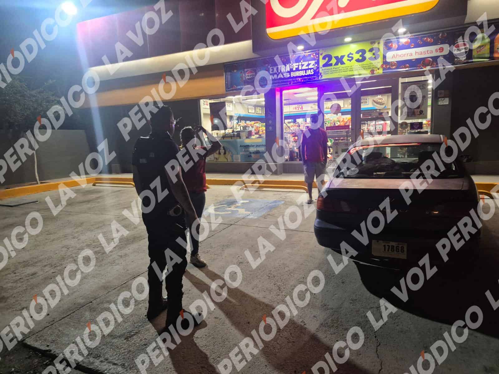 Asalto en tienda de conveniencia en Monclova genera movilizaci&oacute;n policial