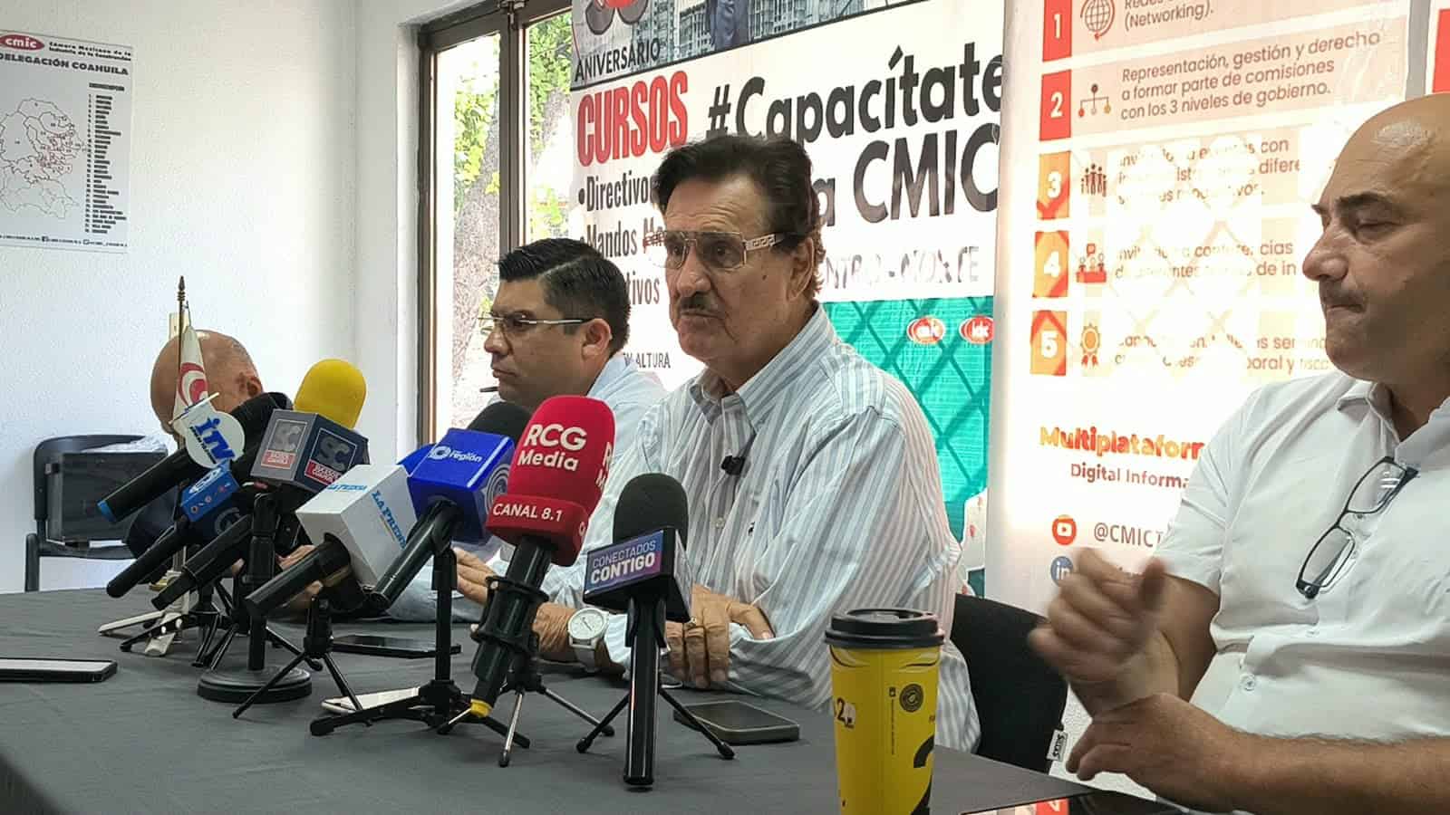Humberto Prado, presidente de la CMIC Monclova, destacó el potencial económico de la explotación de gas en la región.