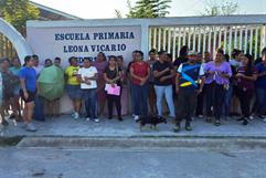 Madres acusan a director de primaria por opacidad Madres acusan a director de primaria por opacidad