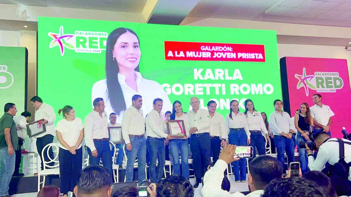 Galardonan a Karla Romo como Mujer Joven priista