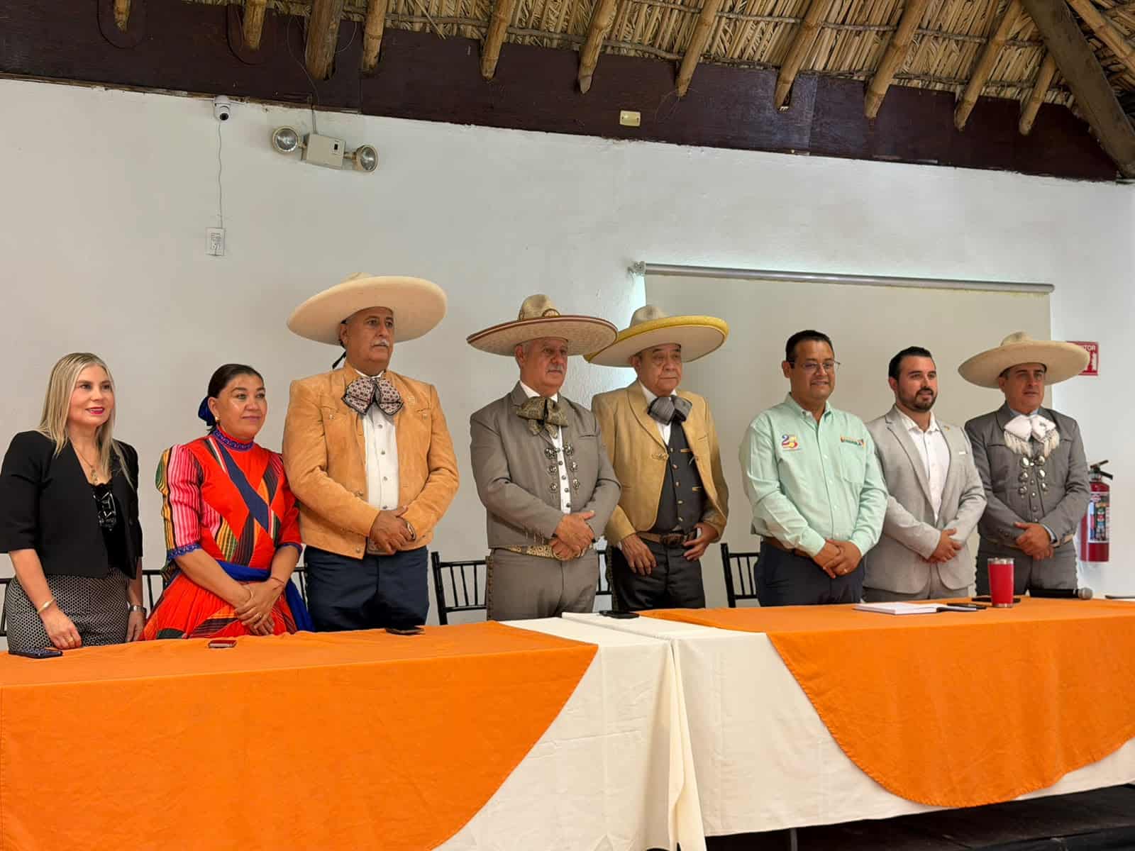 Regresa el Campeonato Nacional de la Manzana en Saltillo: charrer&iacute;a y tradici&oacute;n