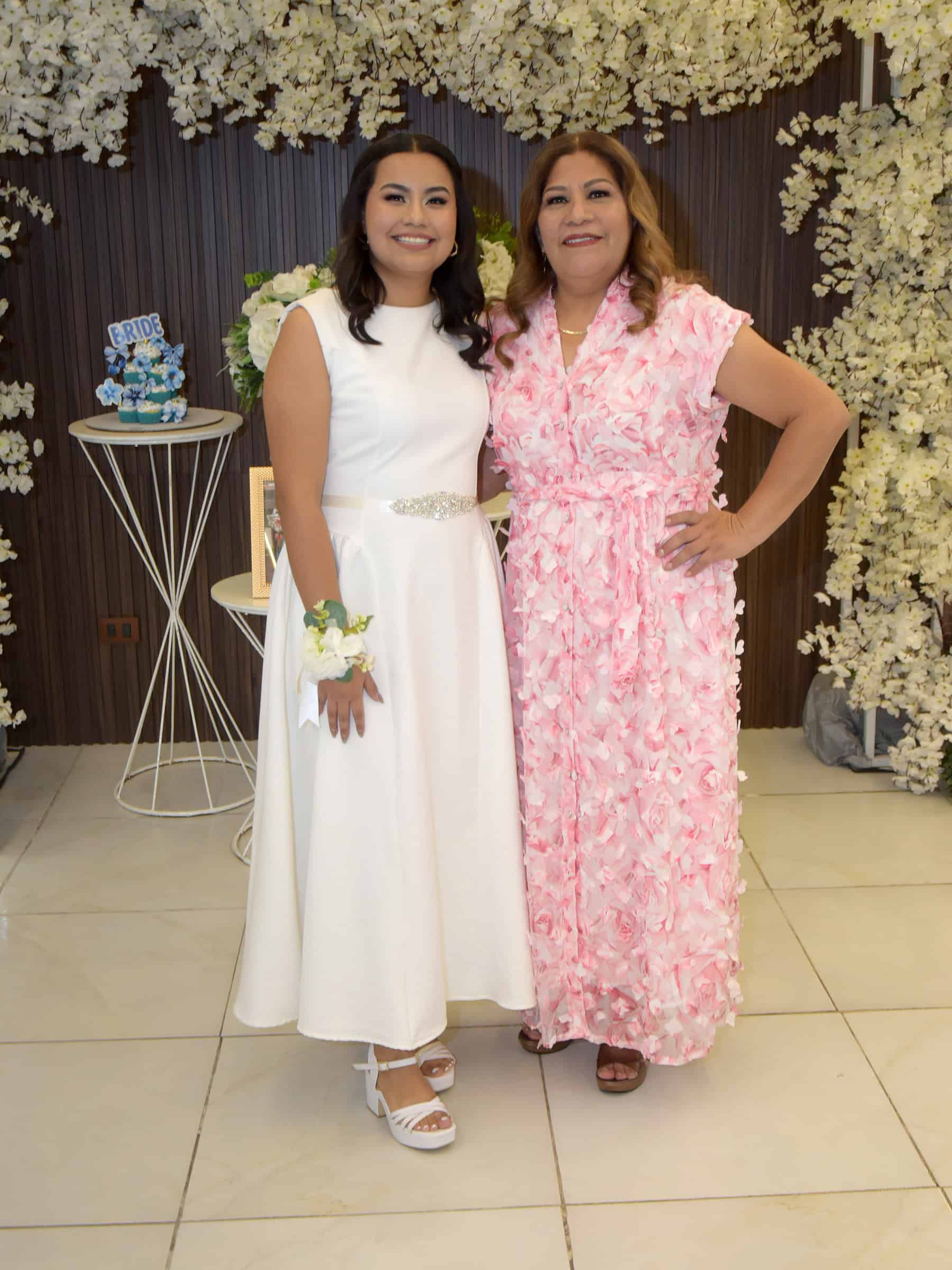 Emotiva despedida de soltera para Littzy S&aacute;nchez antes de su boda
