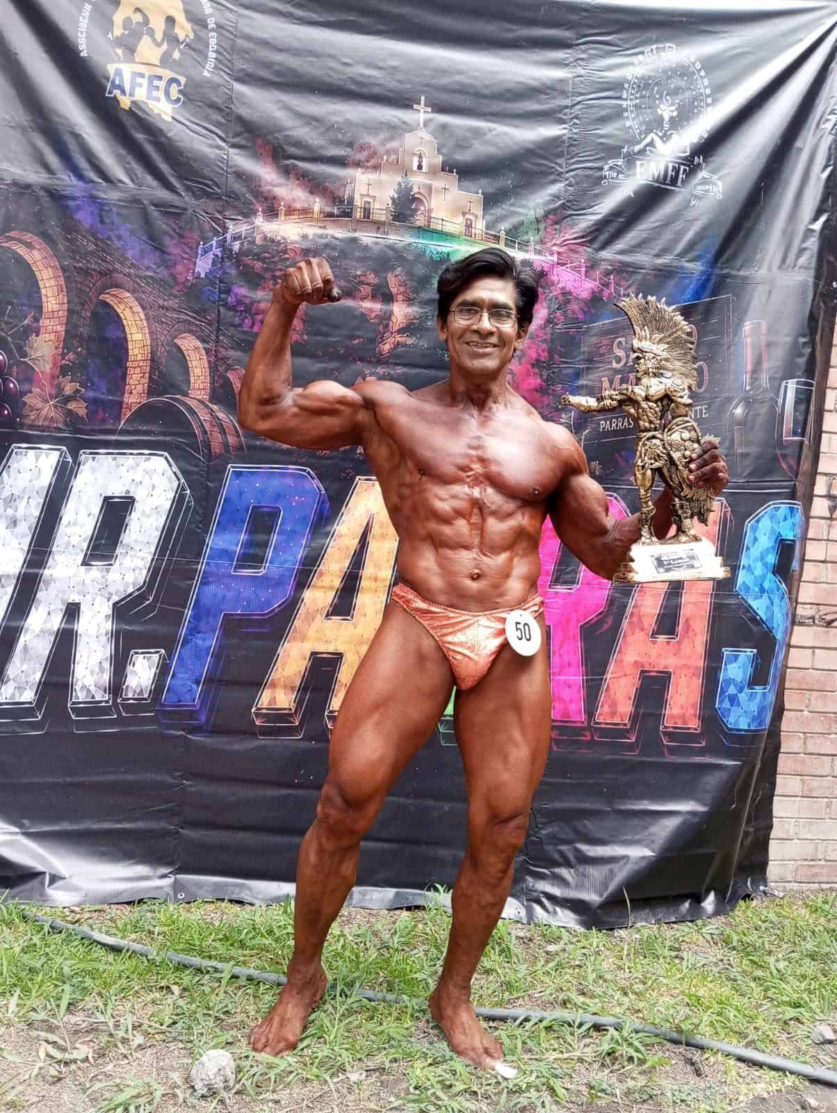 Atleta Emilio Garc&iacute;a se destaca en Mr. Parras 2026