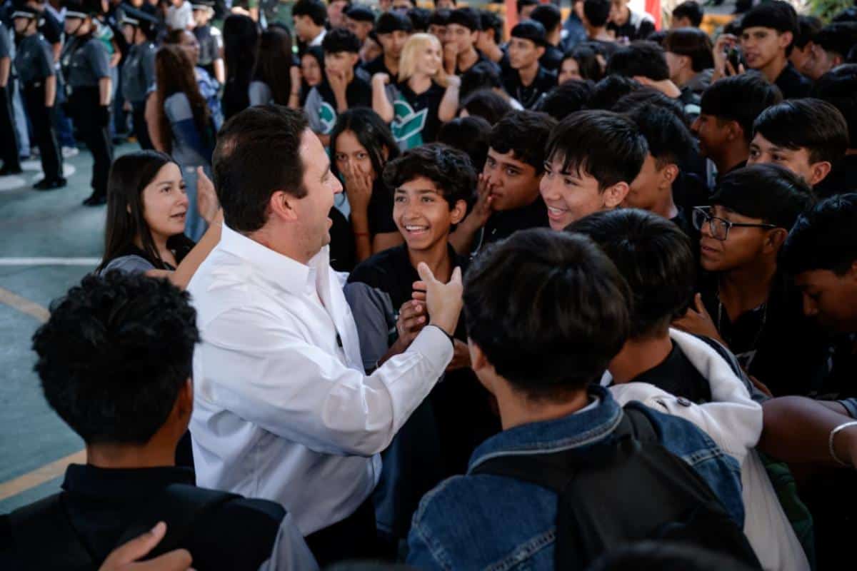 Javier D&iacute;az Gonz&aacute;lez inicia ciclo escolar 2026-2027 en Saltillo: Conalep entrega material educativo
