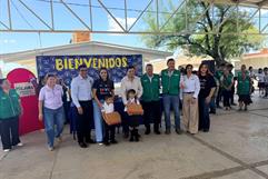 Óscar Ríos entrega útiles escolares a estudiantes en NUEVA ROSITA Óscar Ríos entrega útiles escolares a estudiantes en NUEVA ROSITA