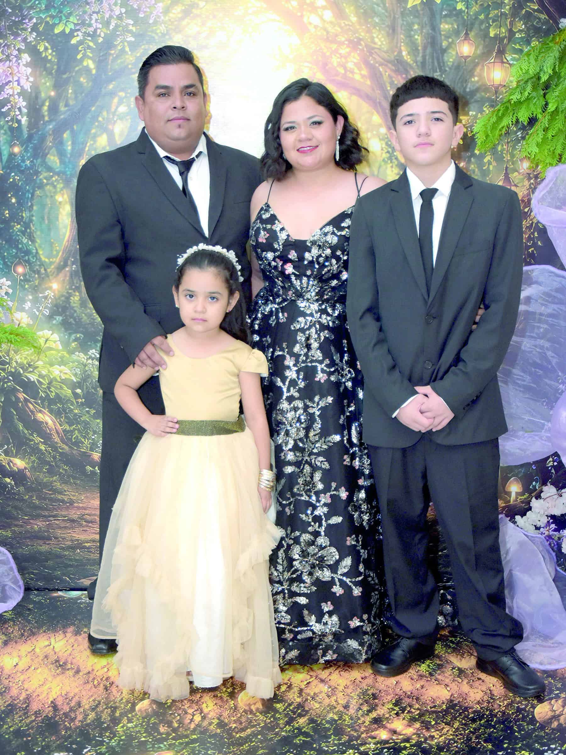 Alisson Salinas celebra sus quince a&ntilde;os: emotiva ceremonia