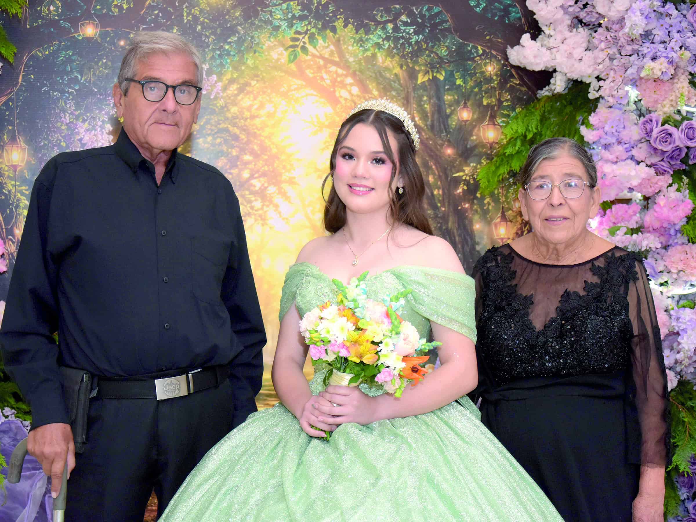 Alisson Salinas celebra sus quince a&ntilde;os: emotiva ceremonia