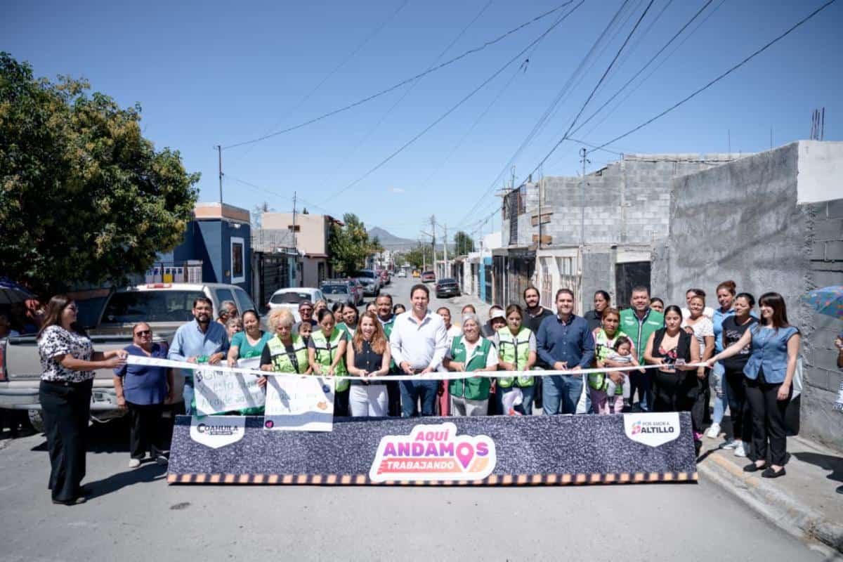 Javier Díaz entrega obra de pavimentación en Saltillo Javier Díaz entrega obra de pavimentación en Saltillo