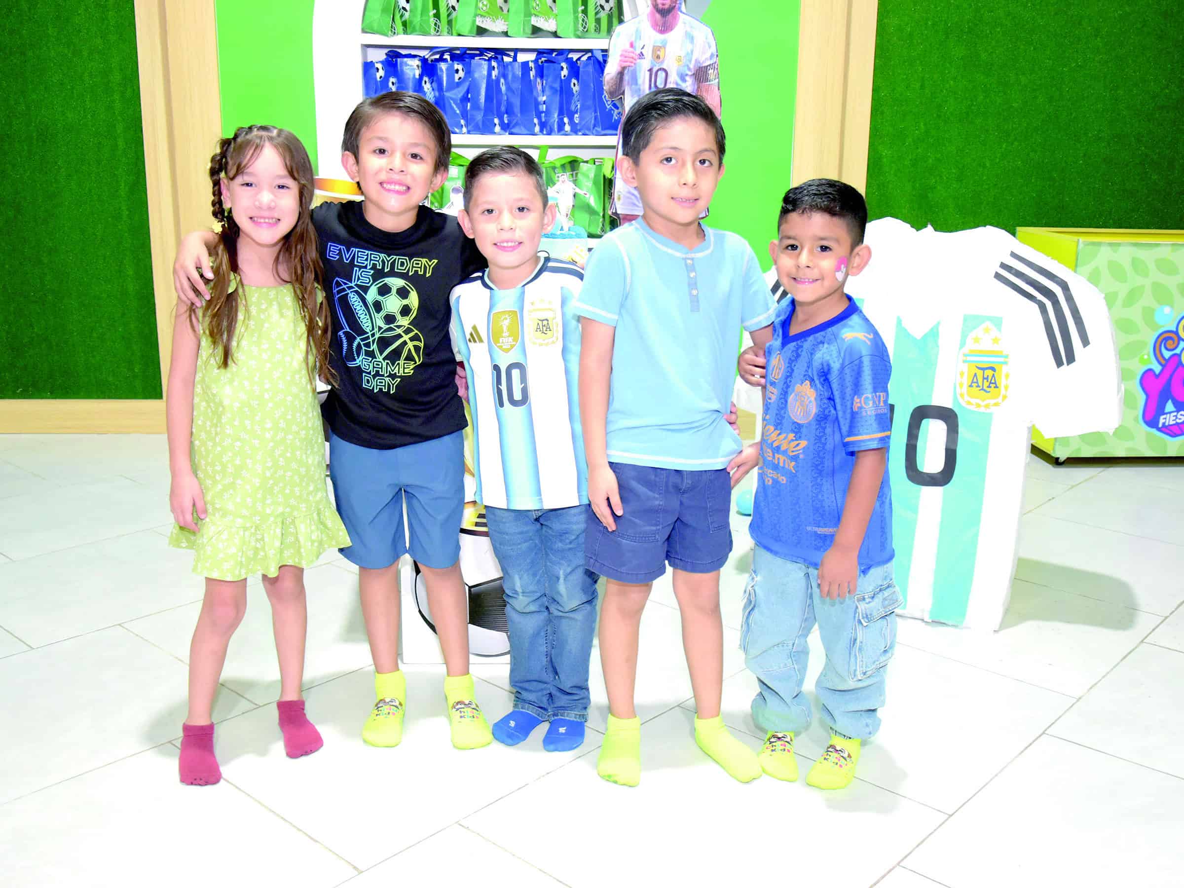 Néstor Valente celebra su cumpleaños rodeado de amigos y familia