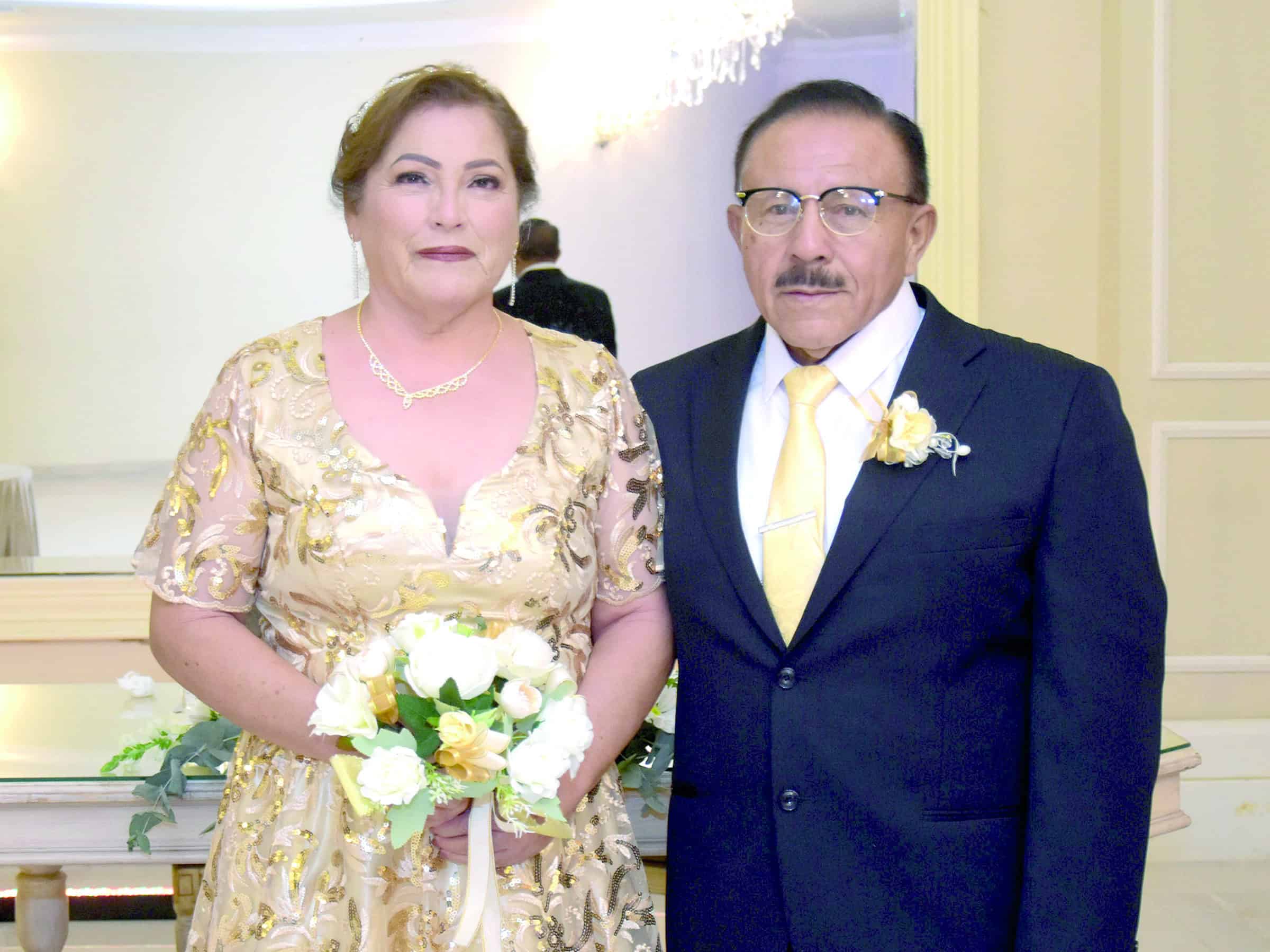 Bel&eacute;n S&aacute;nchez y Ram&oacute;n Carrillo celebran sus bodas de oro en Monclova