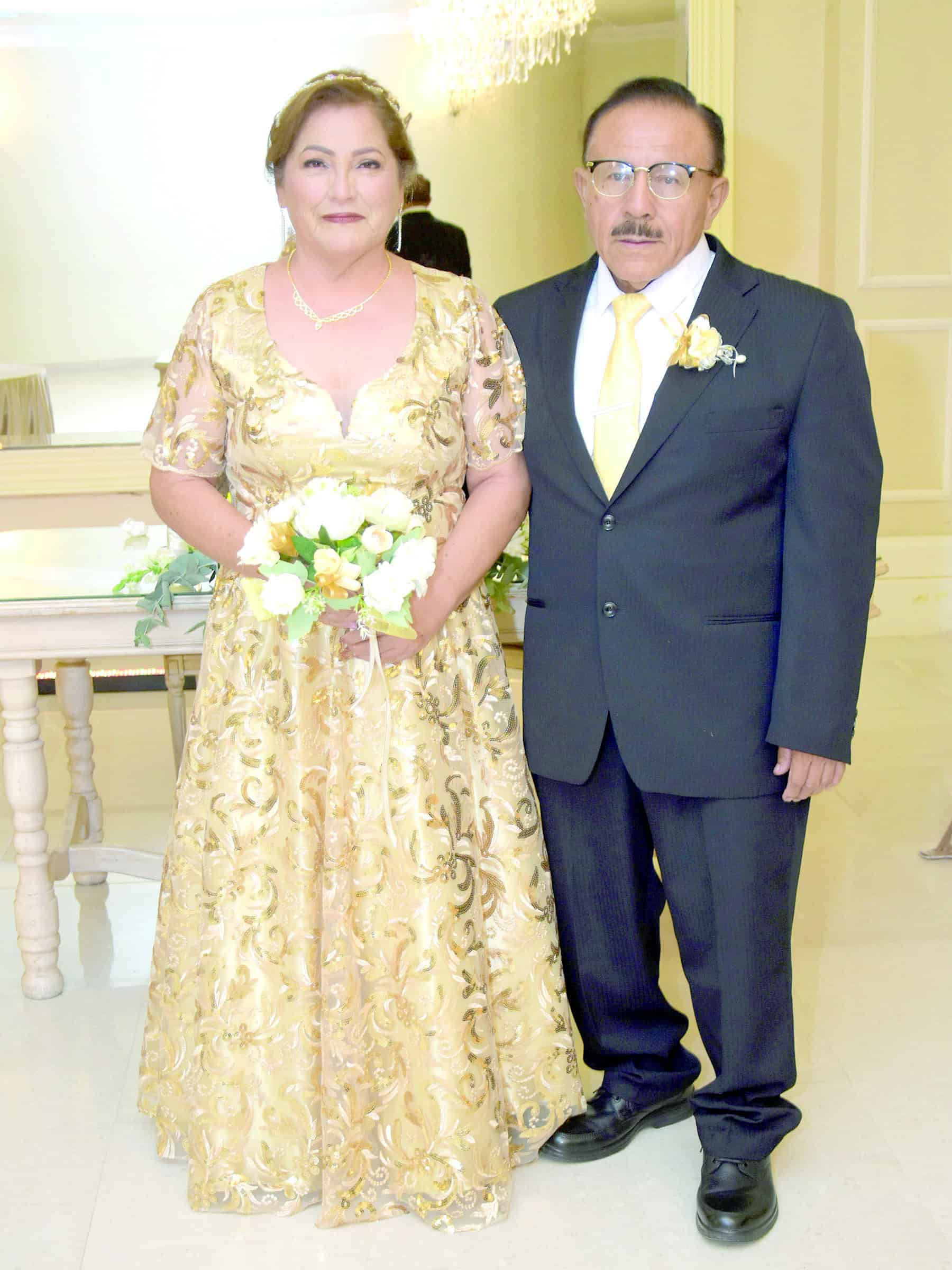 Bel&eacute;n S&aacute;nchez y Ram&oacute;n Carrillo celebran sus bodas de oro en Monclova