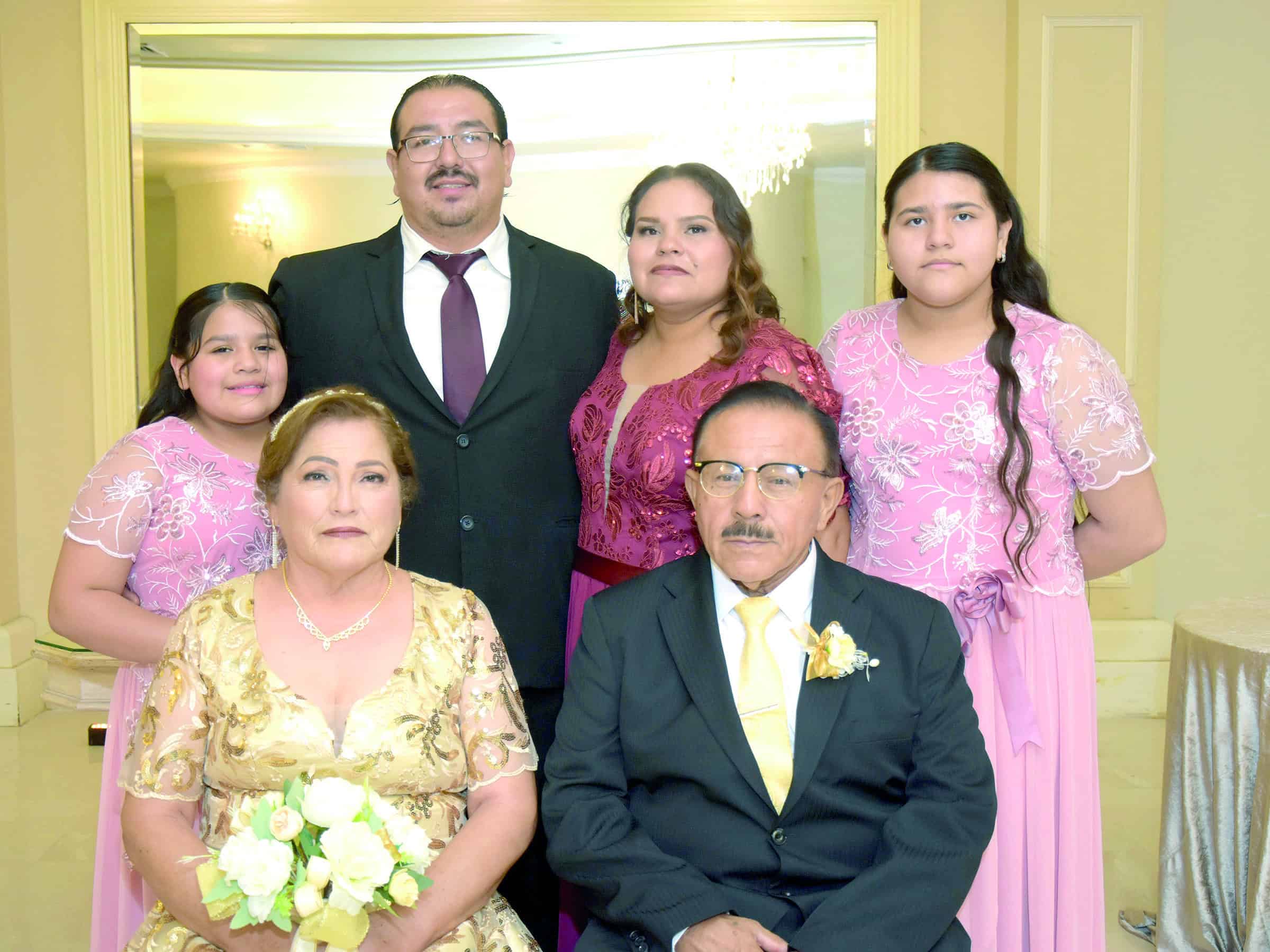 Bel&eacute;n S&aacute;nchez y Ram&oacute;n Carrillo celebran sus bodas de oro en Monclova