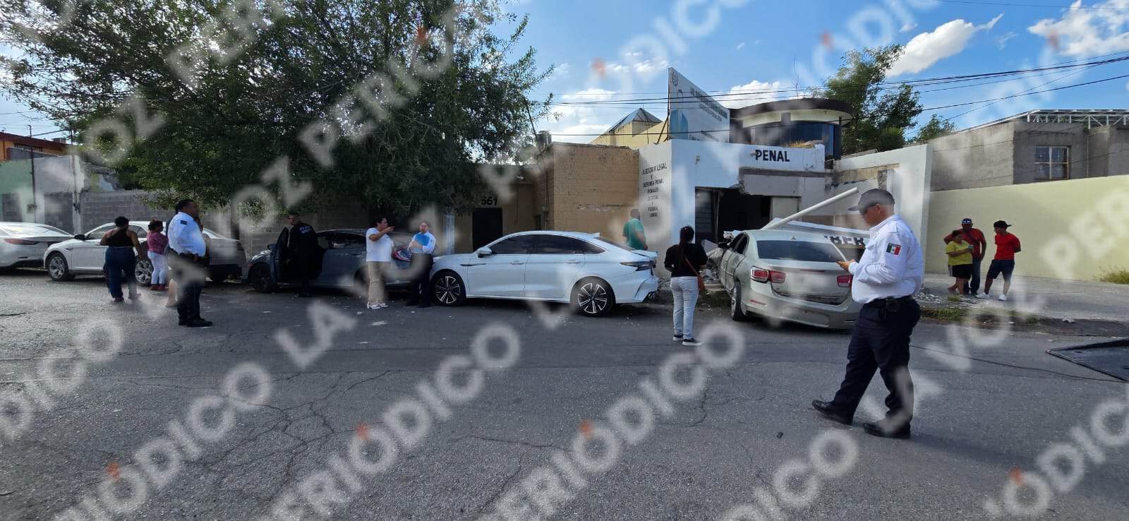 Accidente en Monclova deja un joven lesionado y da&ntilde;os en varios veh&iacute;culos