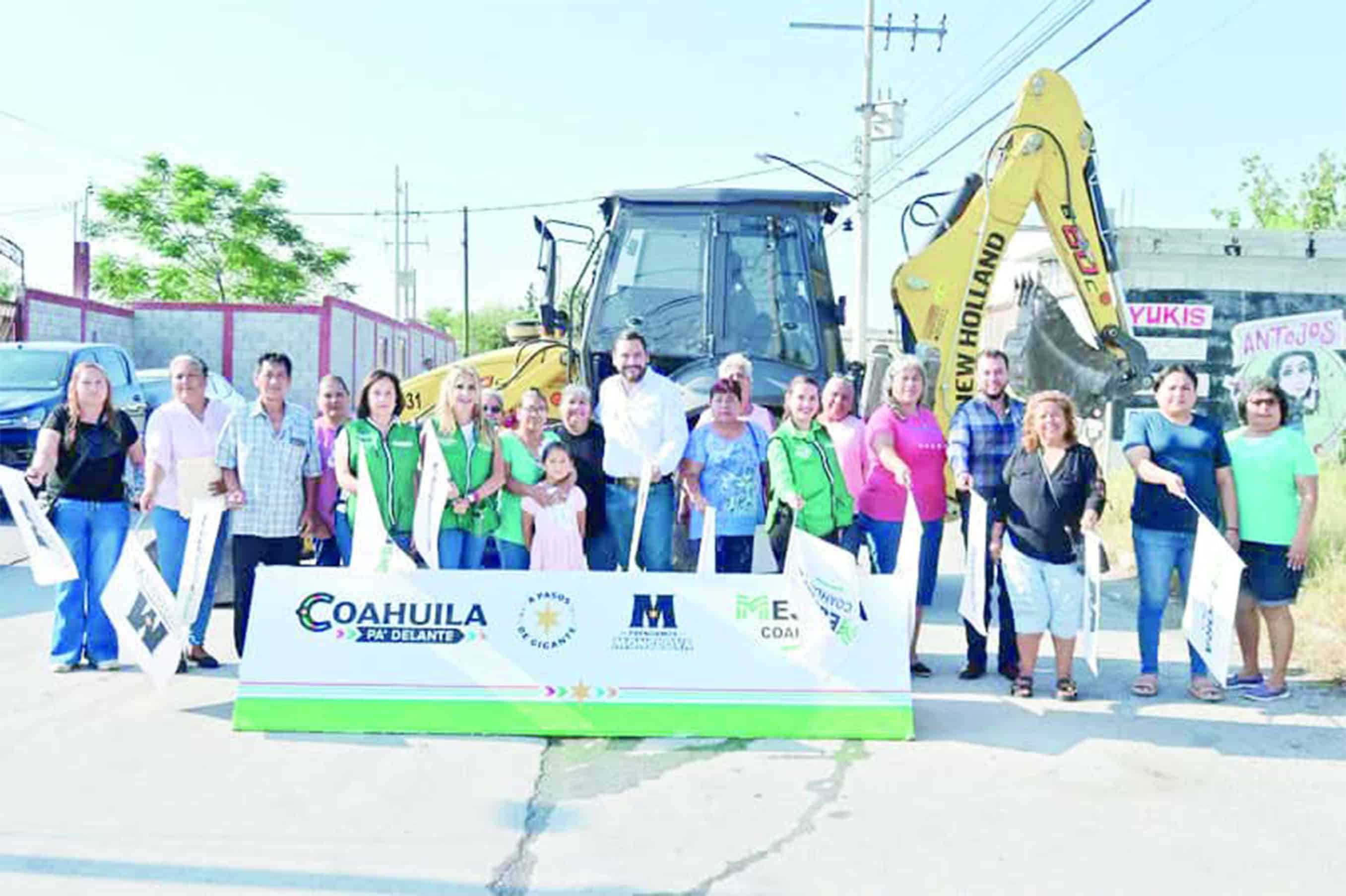 Carlos Villarreal supervisa obras de infraestructura en Monclova