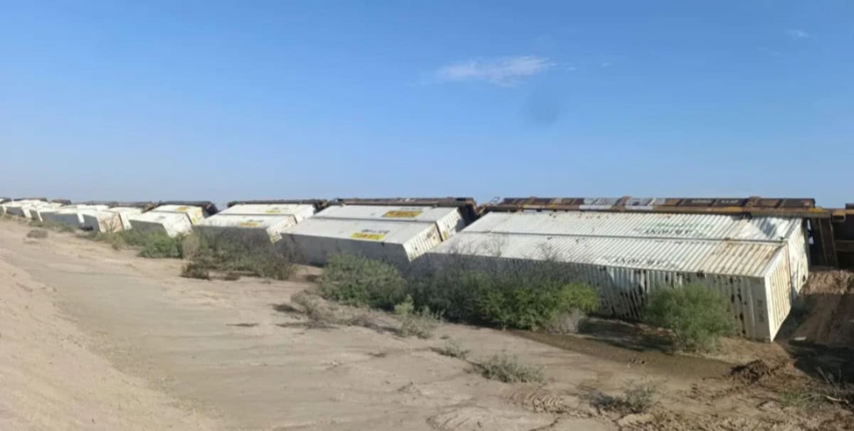 Descarrilan y vuelcan más de 80 vagones de tren de carga en Estación Marte, General Cepeda