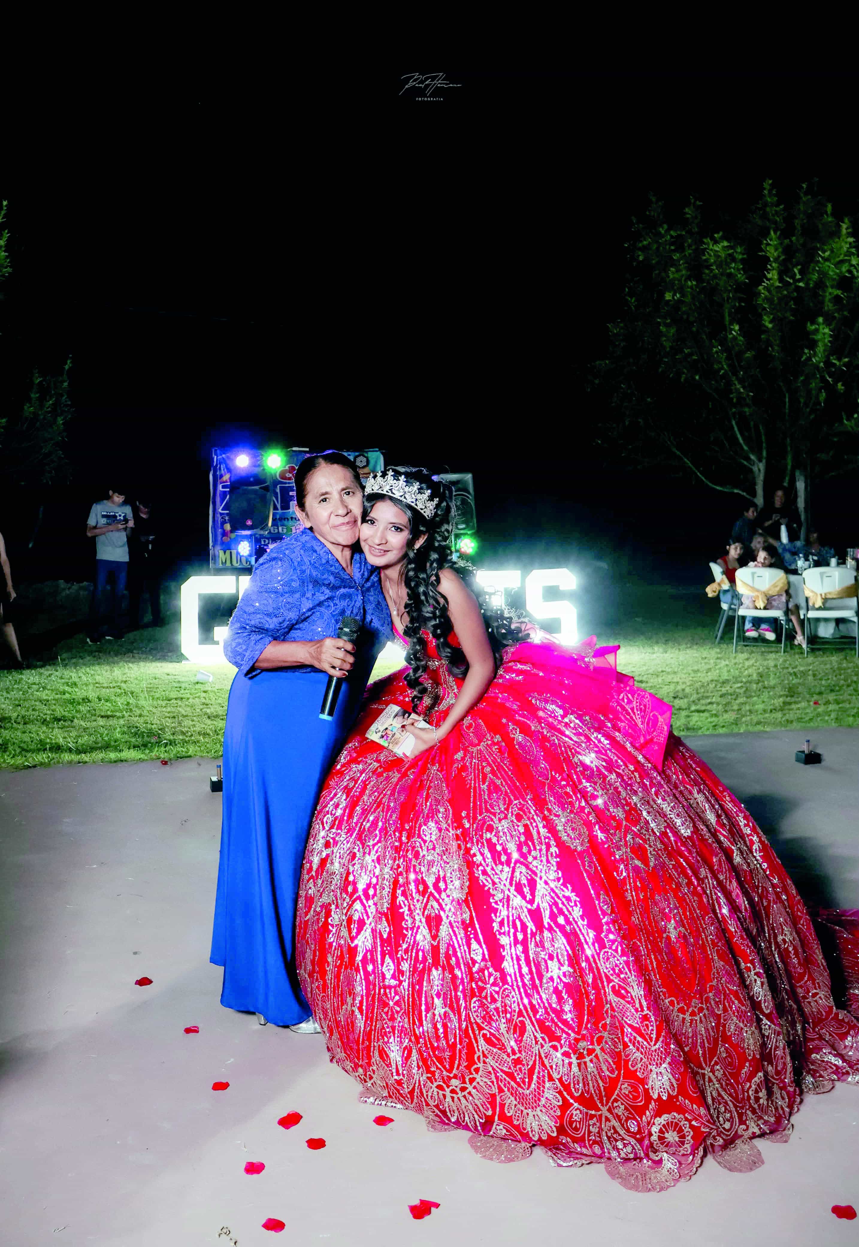 &iexcl;Noche De Ensue&ntilde;o En Casa Roni! Genesis Brilla En Sus Xv A&ntilde;os Rodeada De Amor Y Distinguidas Personalidades