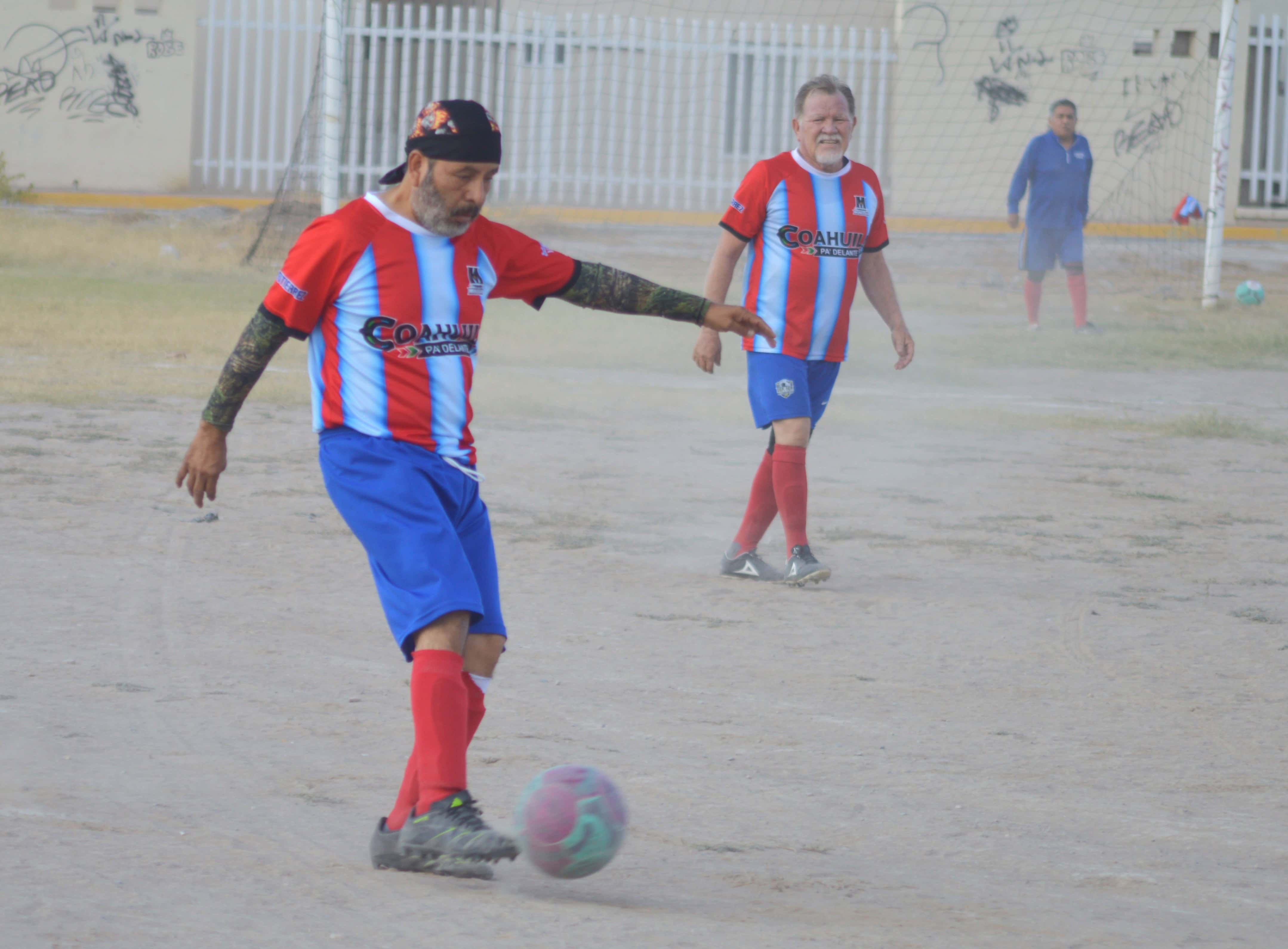 Todos Estrellas golea 8-0 a Chivas La Sierrita en el f&uacute;tbol local