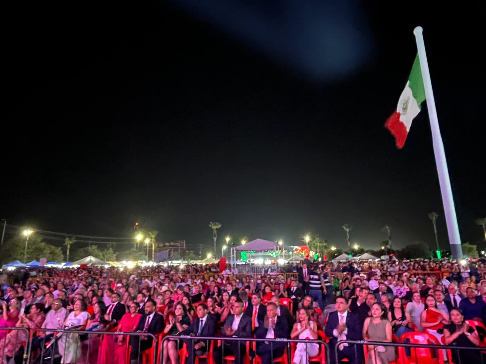 Gritan acu&ntilde;enses, en su 216 aniversario 