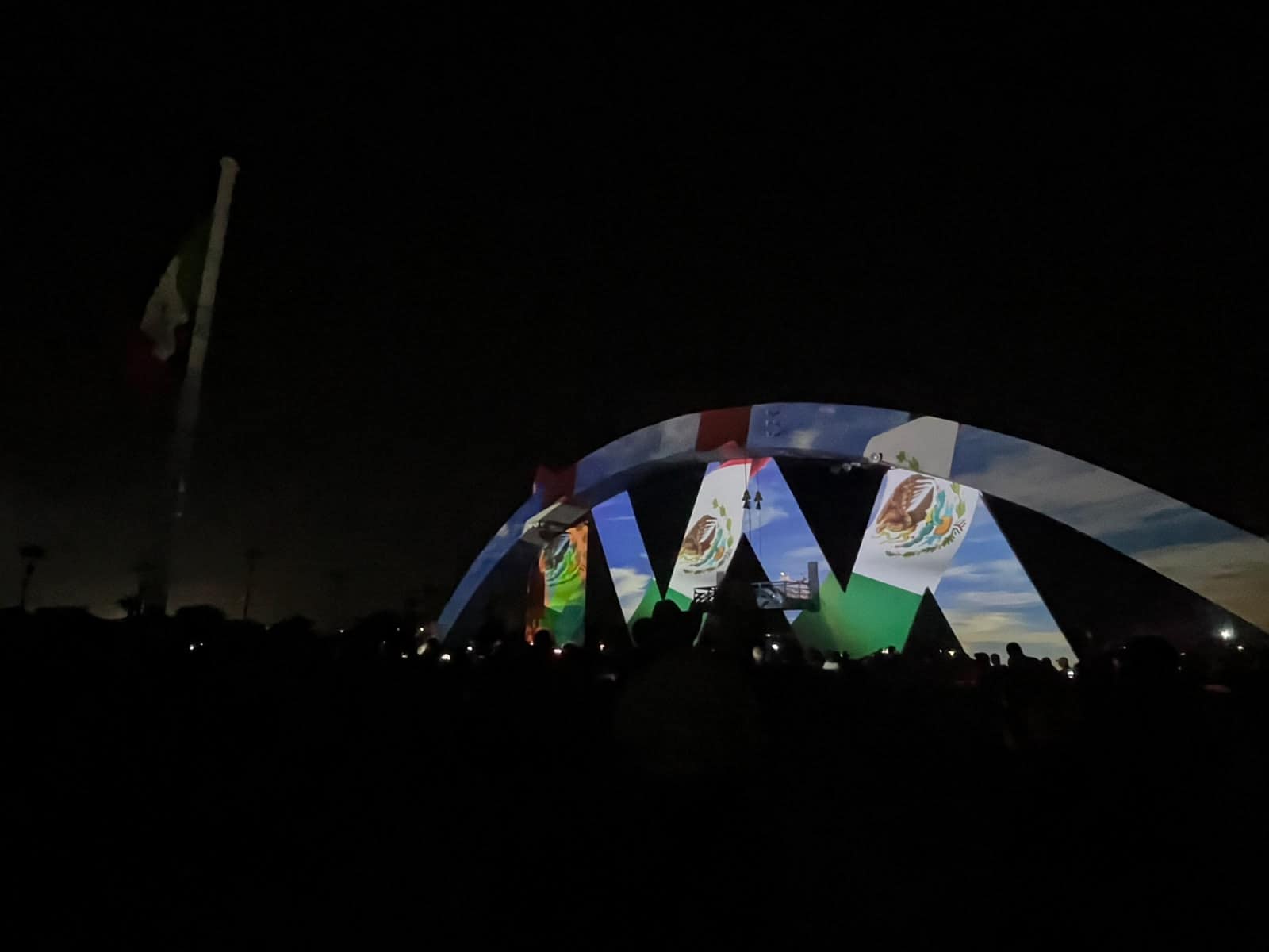 Gritan acu&ntilde;enses, en su 216 aniversario 